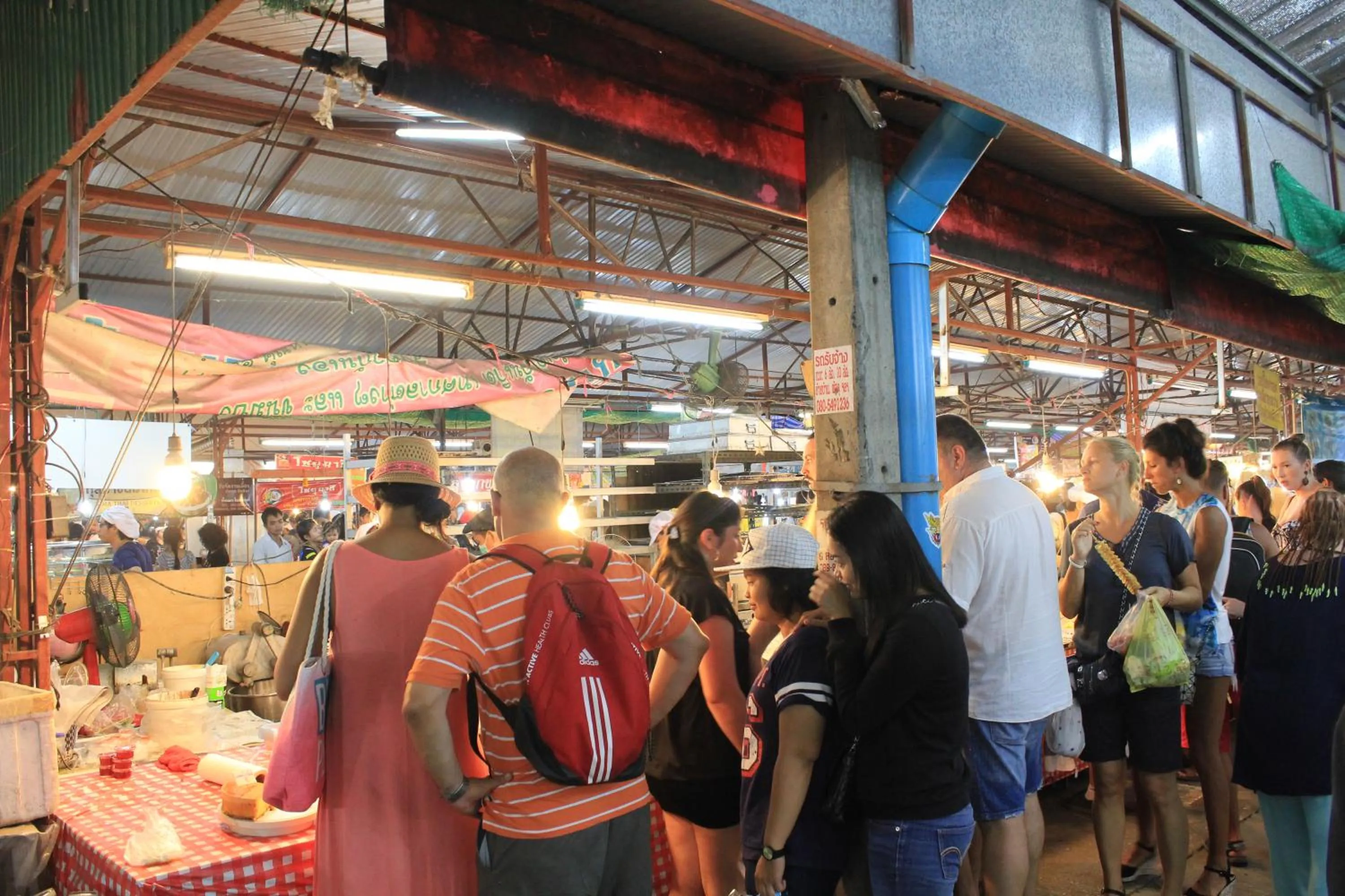 People in Eat n Sleep