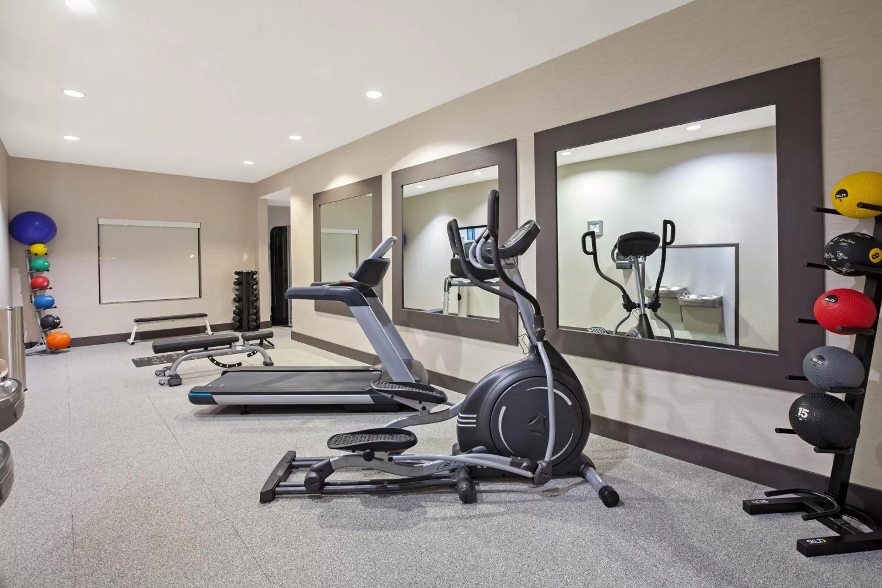 Fitness centre/facilities in La Quinta by Wyndham Pasadena North