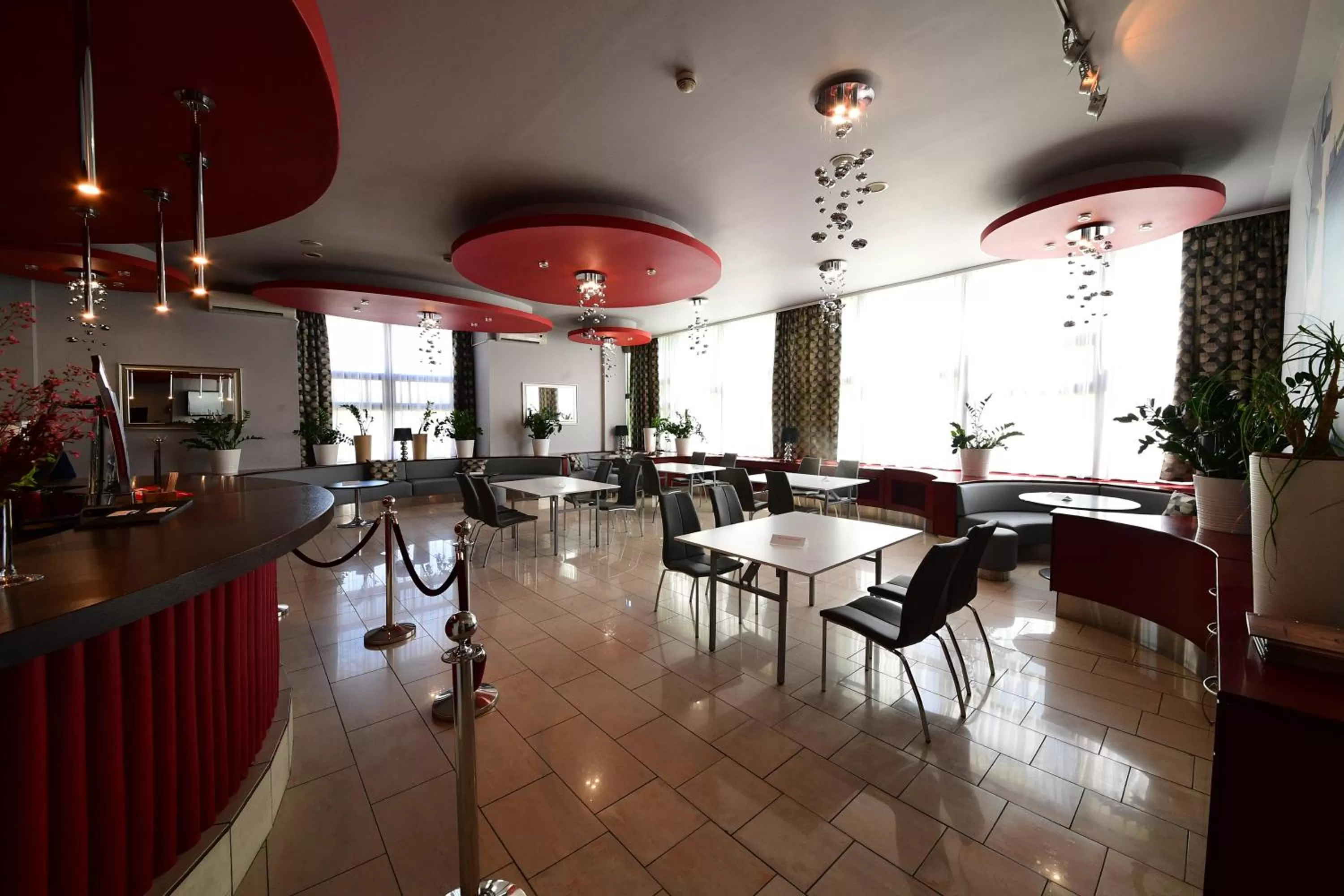 Restaurant/places to eat in Hotel Gromada Pila