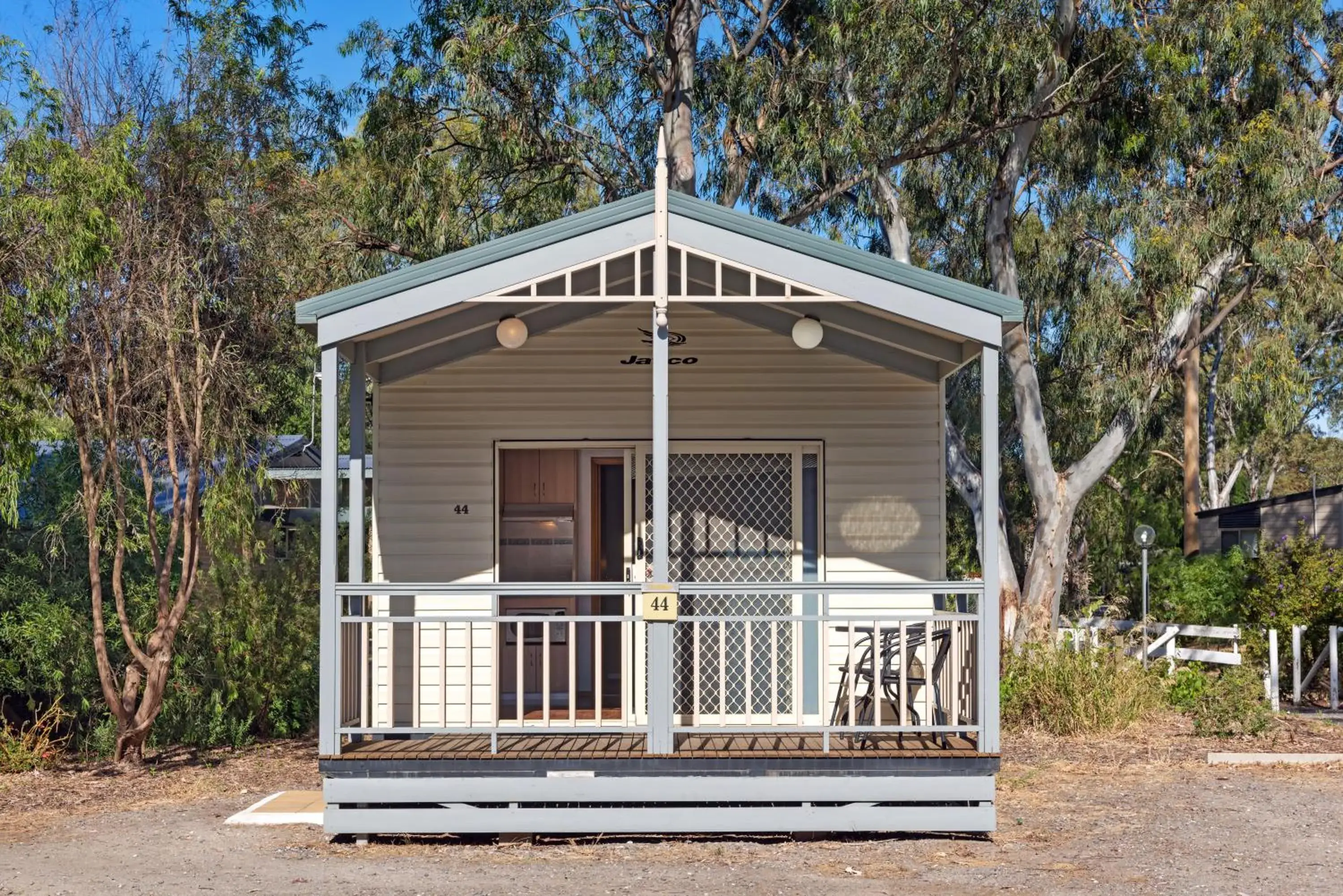 Standard 1-Bedroom Cabin - Sleeps 4 (Pet Friendly) in Discovery Parks - Barossa Valley Standard 1-Bedroom Cabin - Sleeps 4 (Pet Friendly) in Discovery Parks - Barossa Valley