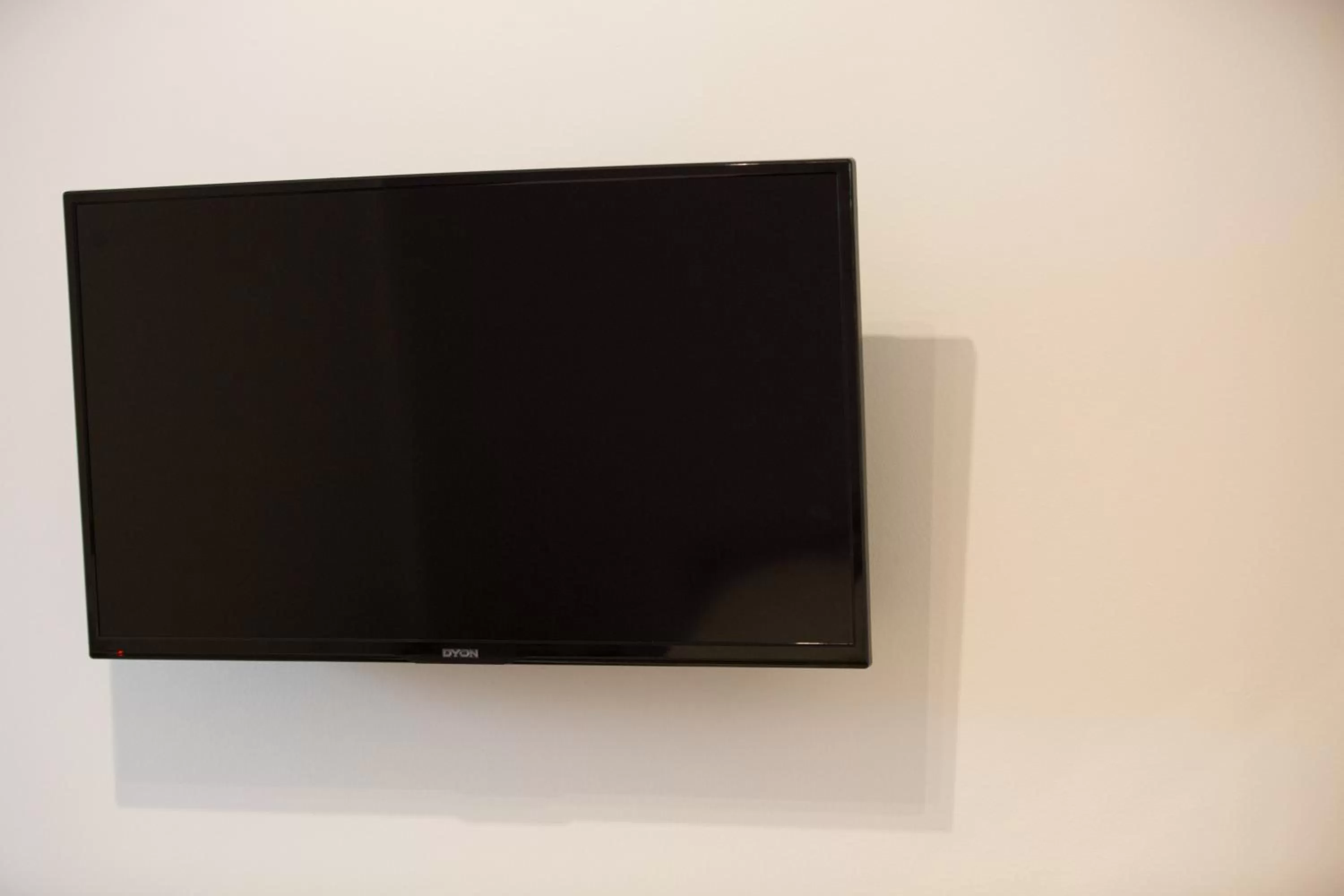 TV/Entertainment Center in MOTEL Schlegel