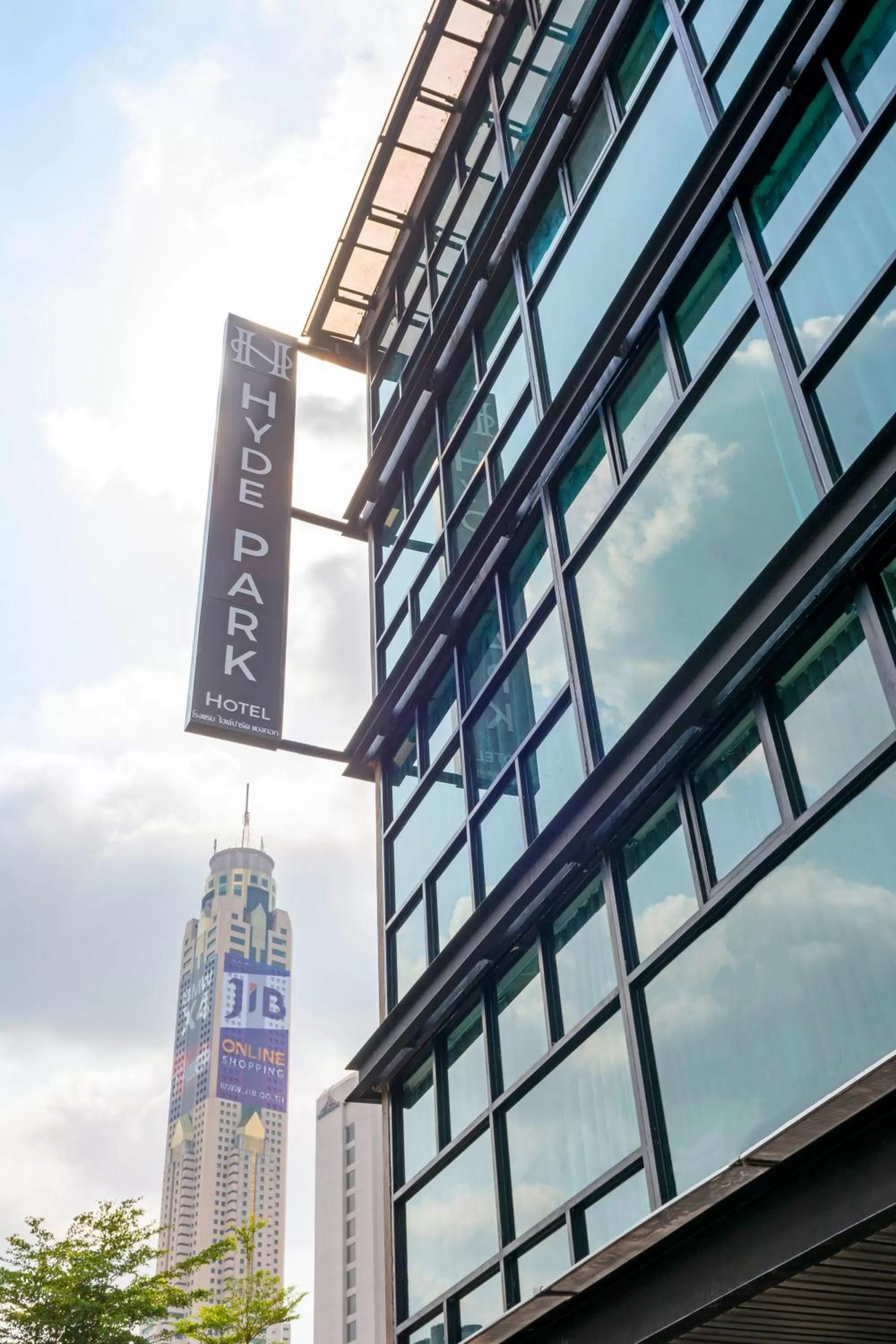 Property building in Hyde Park Hotel Bangkok