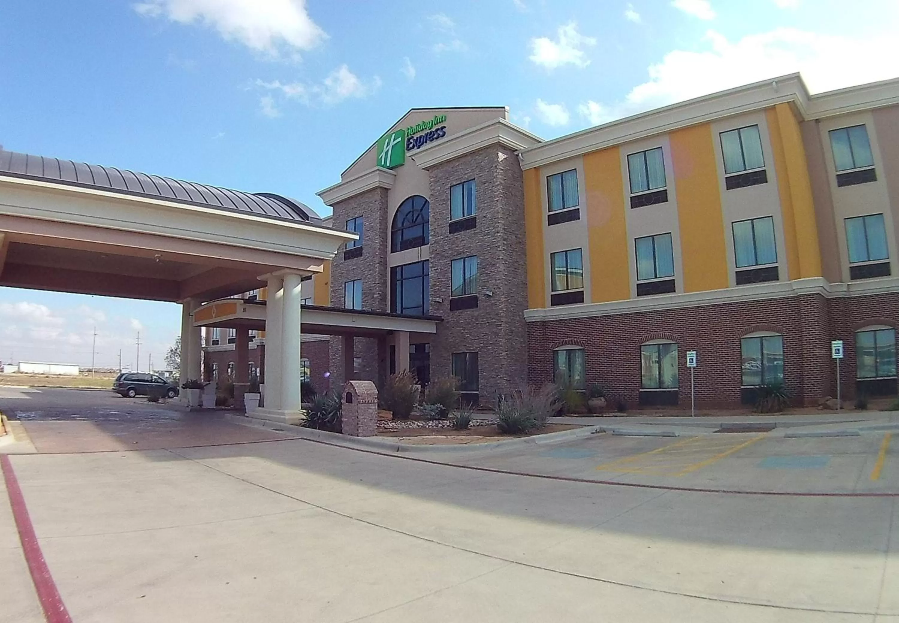Property building in Holiday Inn Express & Suites Lubbock Southwest – Wolfforth by IHG