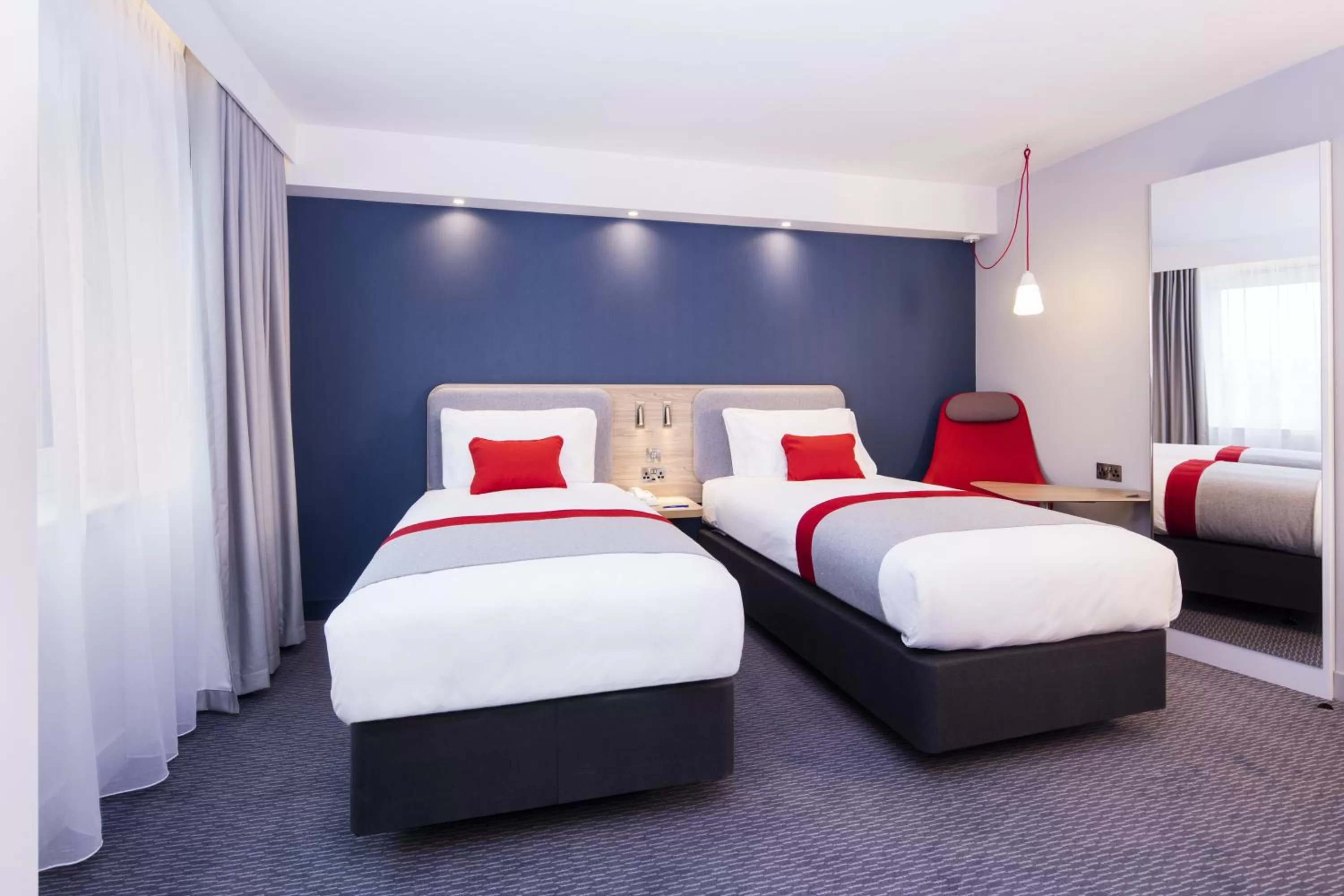 Photo of the whole room, Bed in Holiday Inn Express Dublin City Centre by IHG