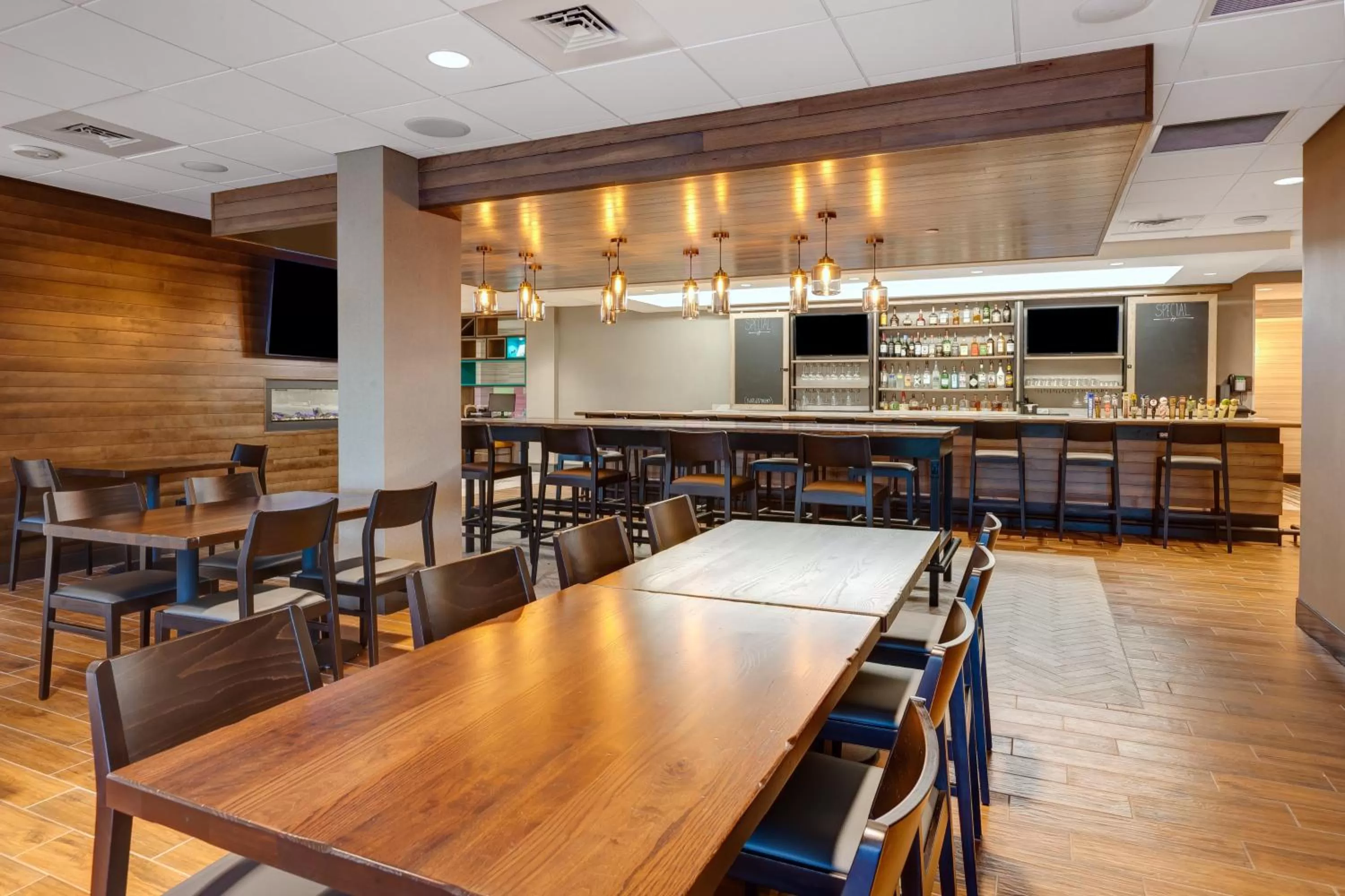 Restaurant/places to eat in Holiday Inn Grand Rapids Downtown by IHG
