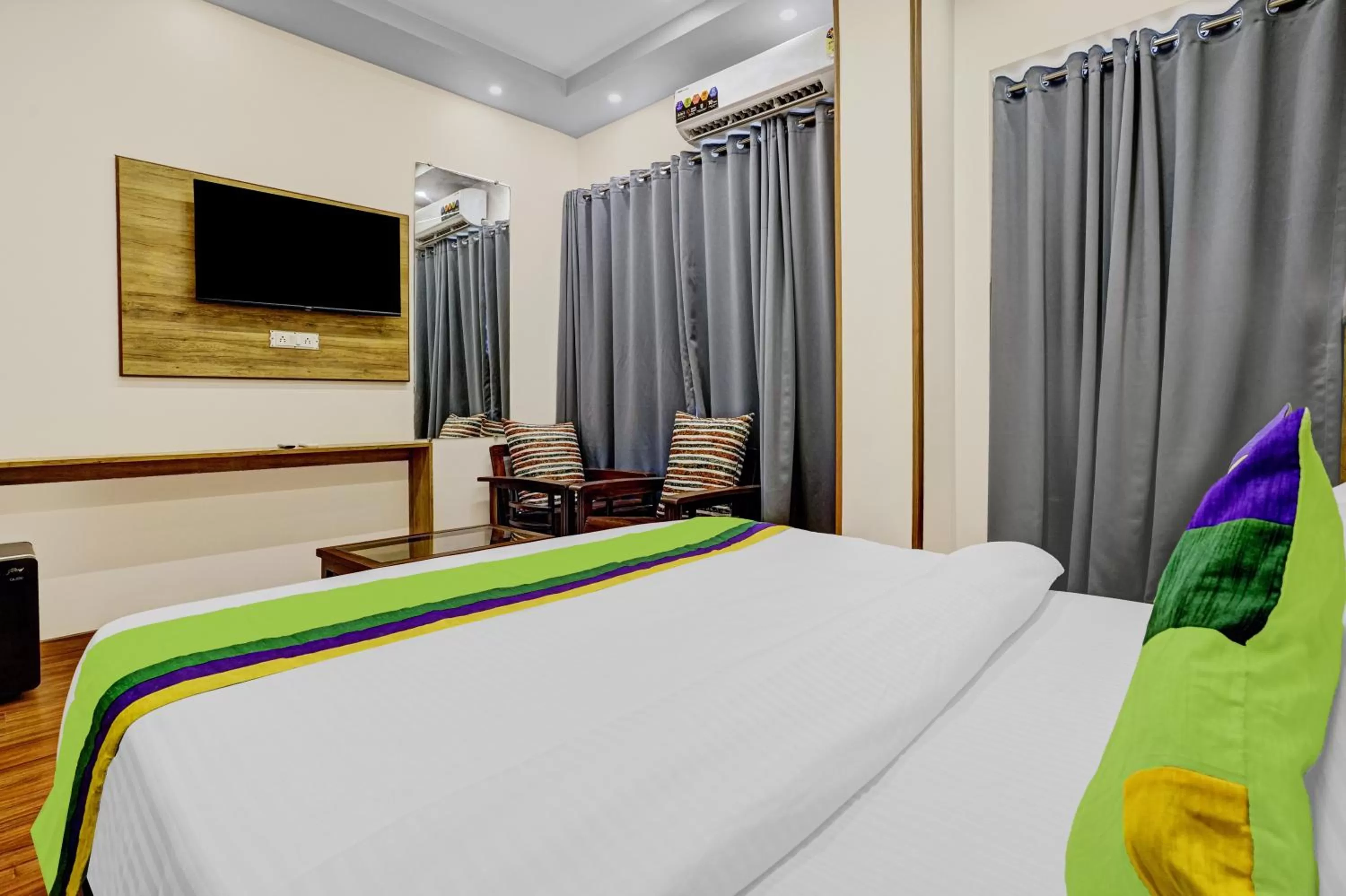 Bed in Treebo Trend Freedom Star, Vile Parle