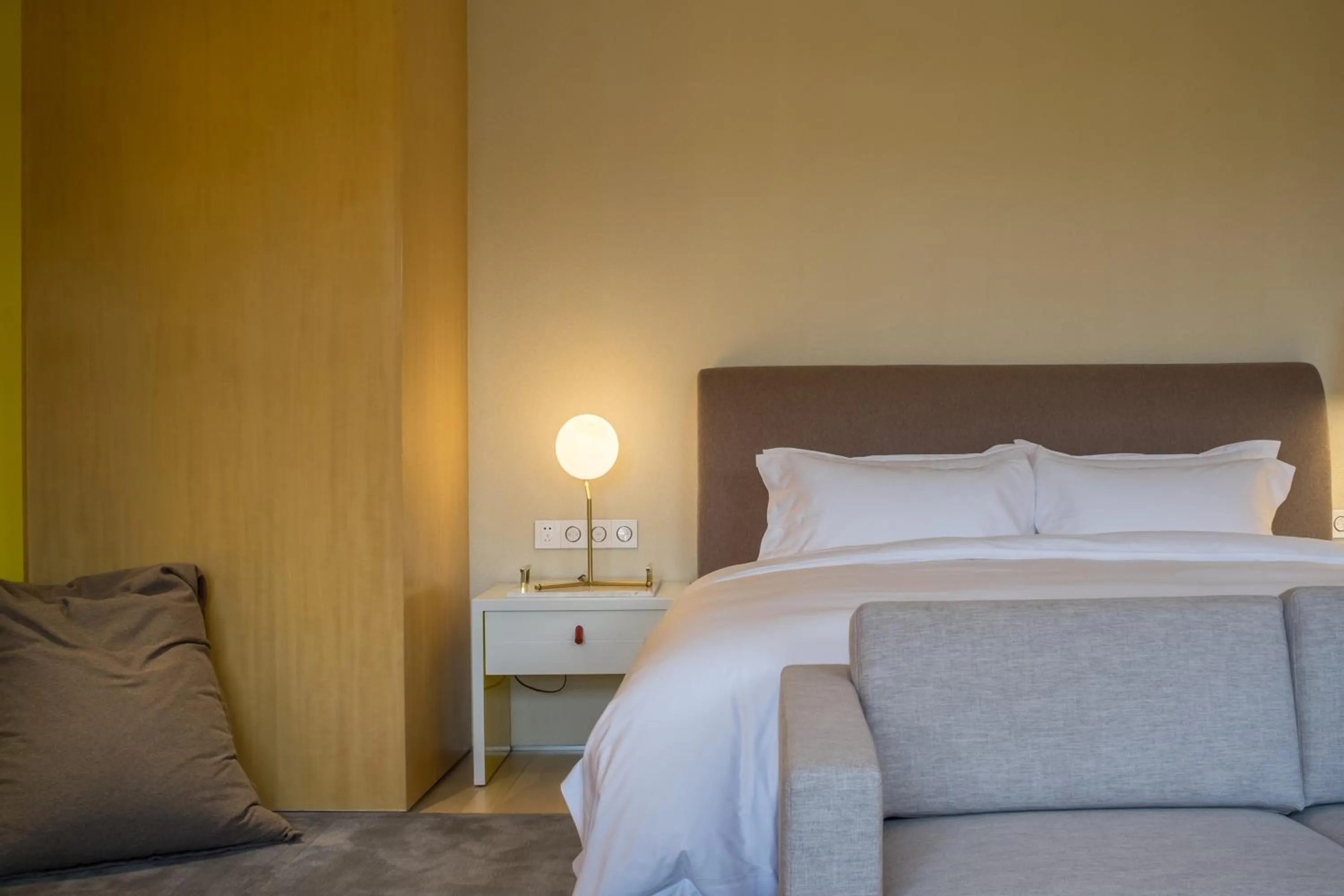 Bed in The Sifang Hotel Nanjing, Autograph Collection