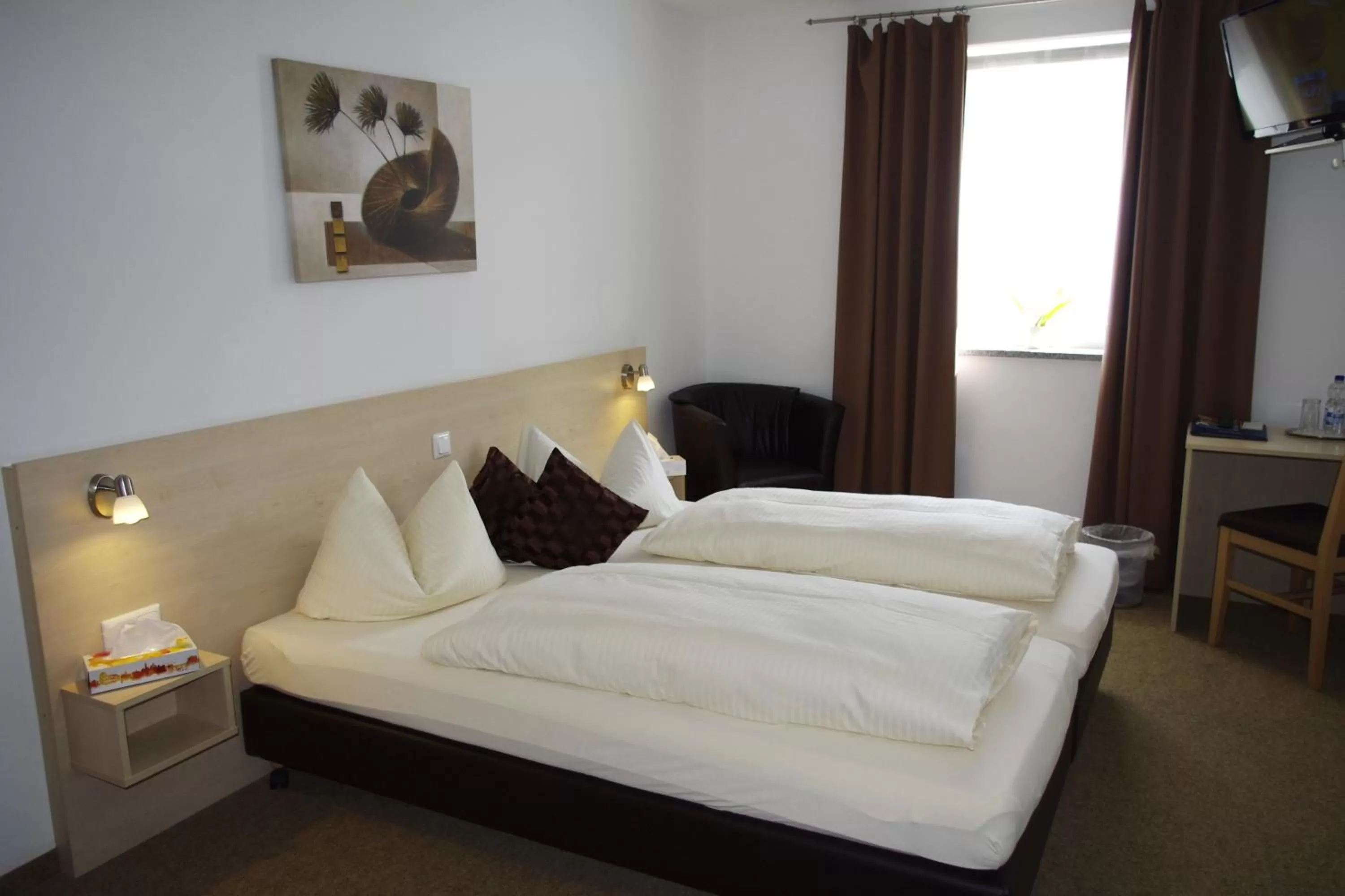 Bedroom, Bed in Hotel - Gasthof Erber