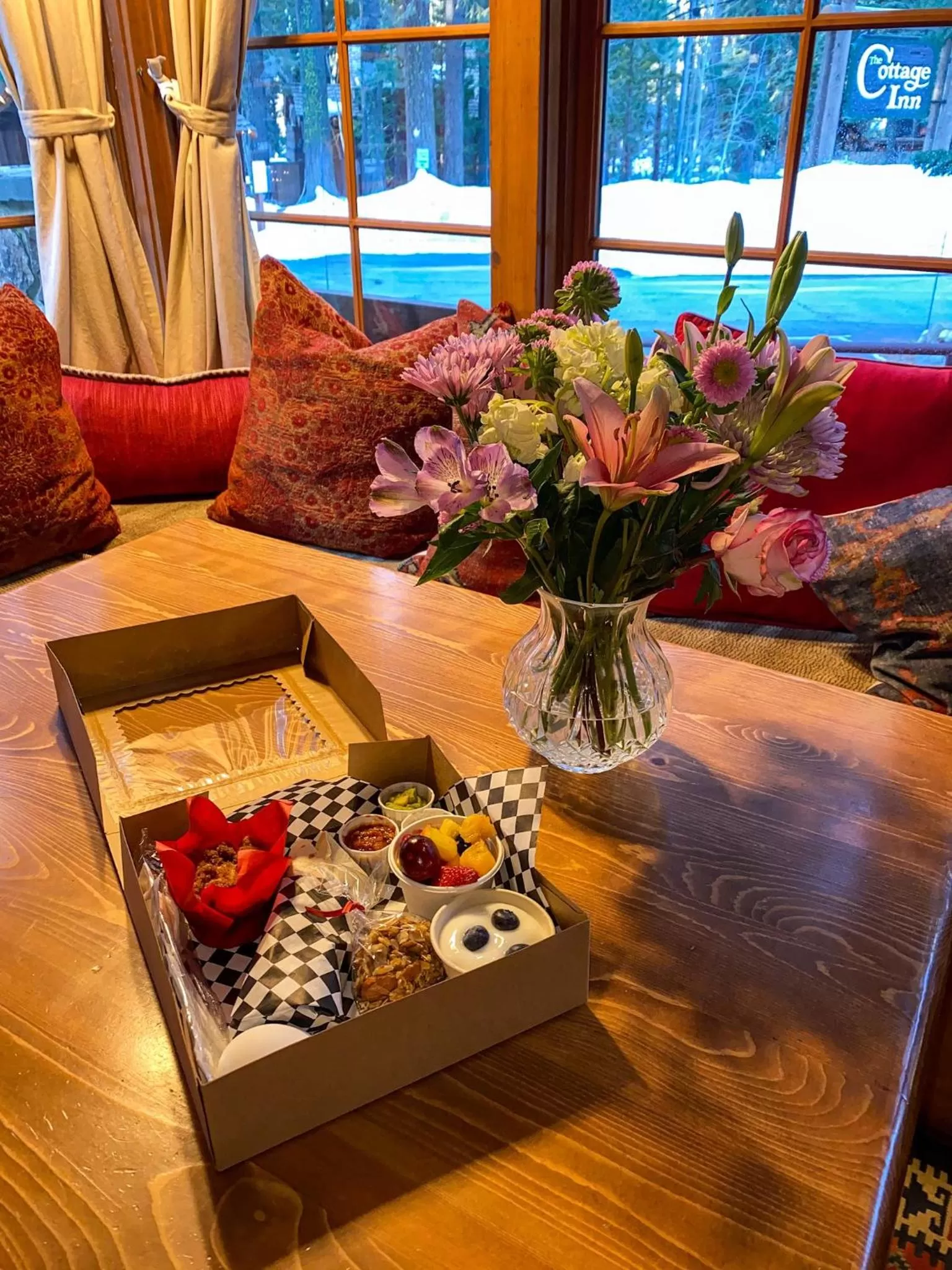 Breakfast in Cottage Inn At Lake Tahoe