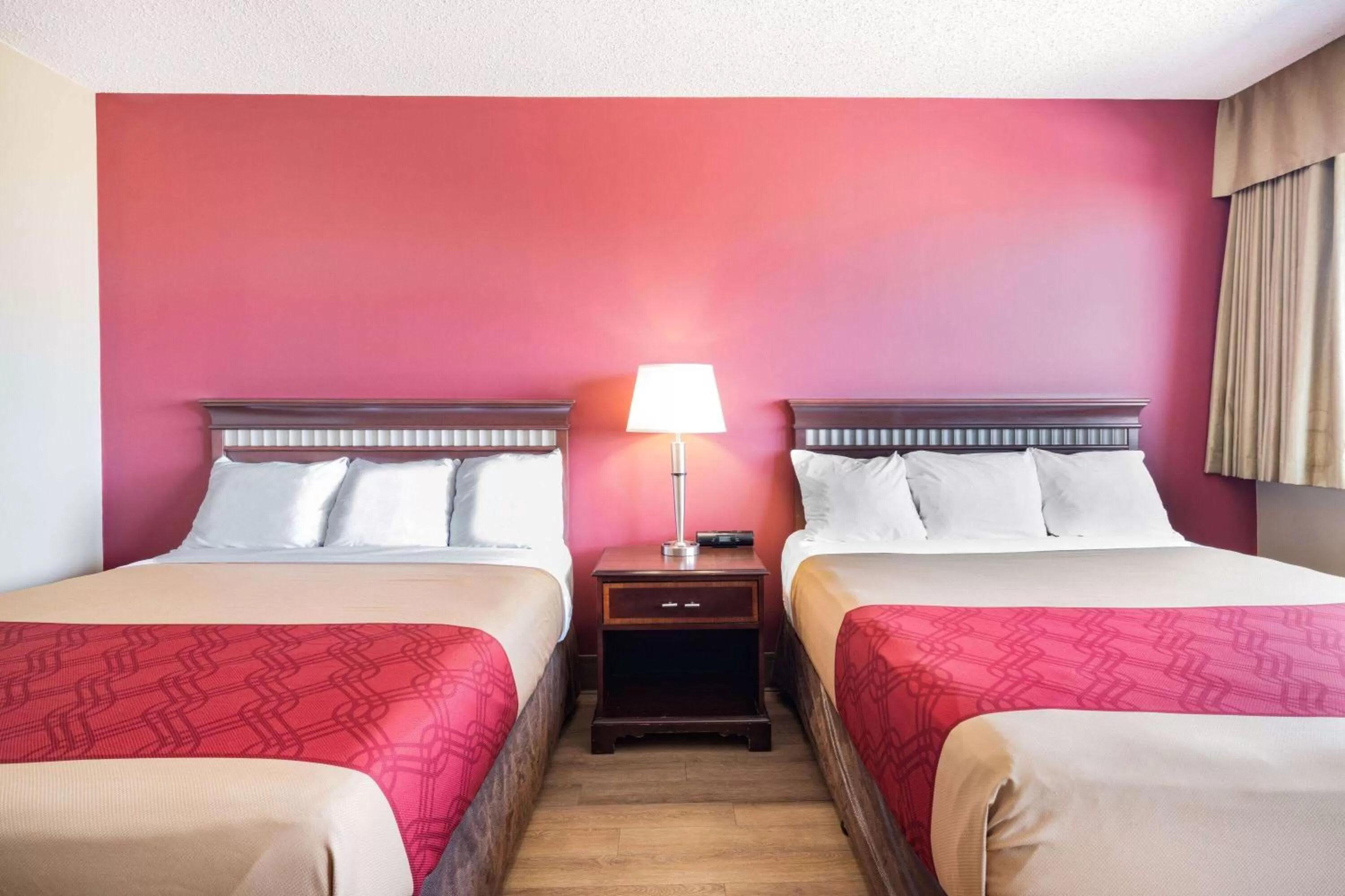 Photo of the whole room, Bed in Travelodge by Wyndham Fort St John