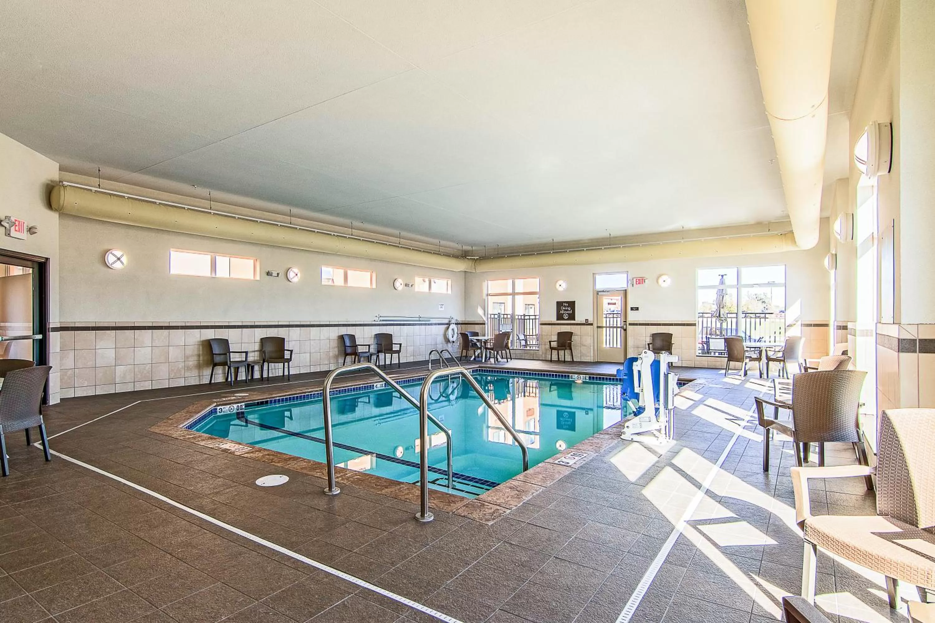 Swimming pool in Sleep Inn & Suites West-Near Medical Center