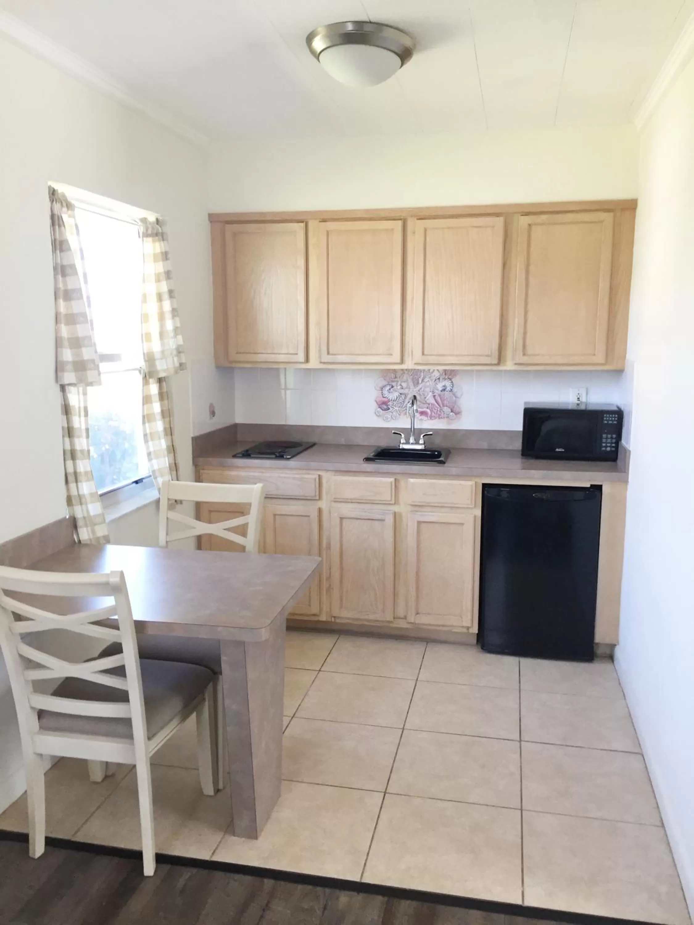 Kitchen or kitchenette in Surf Studio Beach Resort