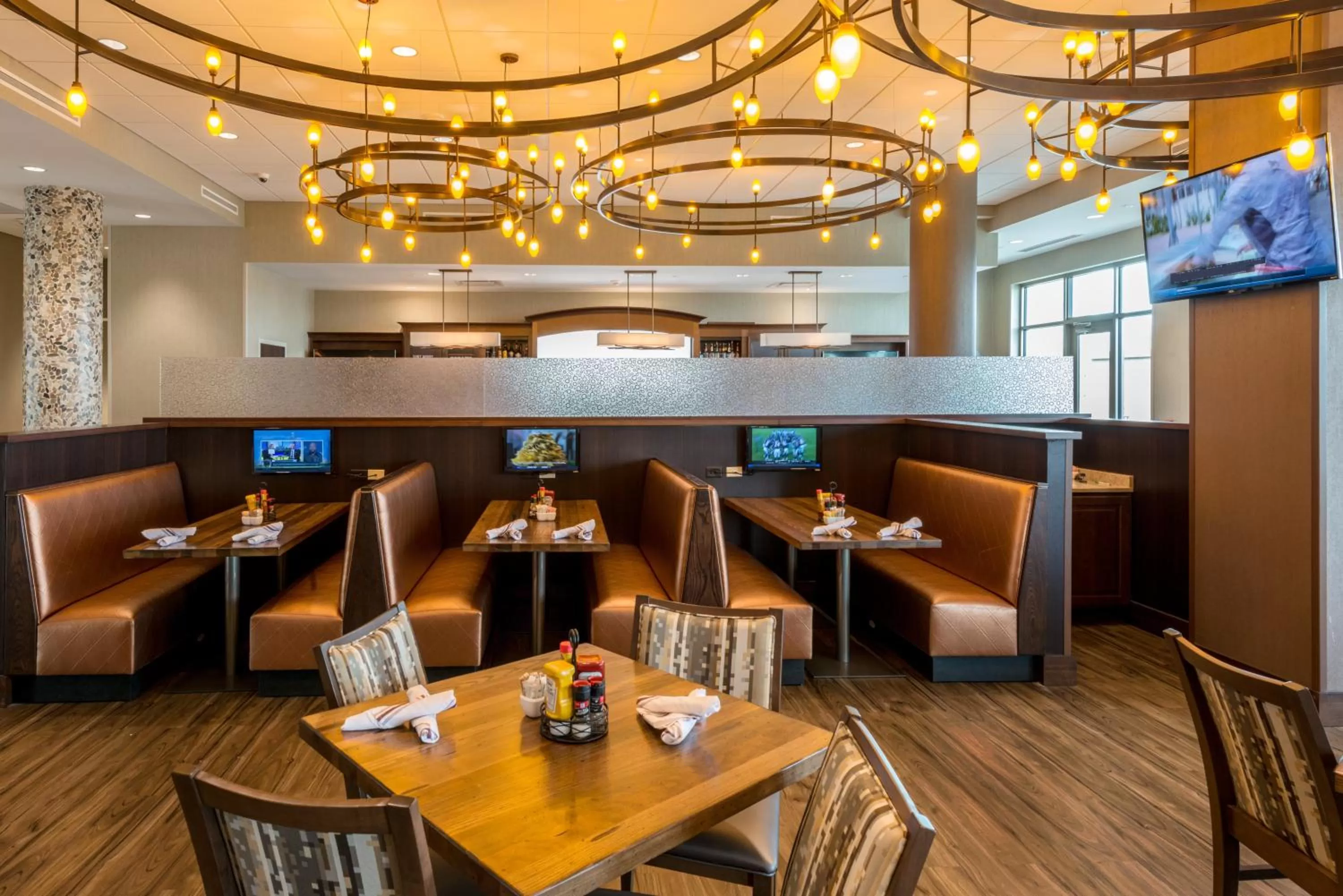 Restaurant/places to eat in Holiday Inn Paducah Riverfront by IHG