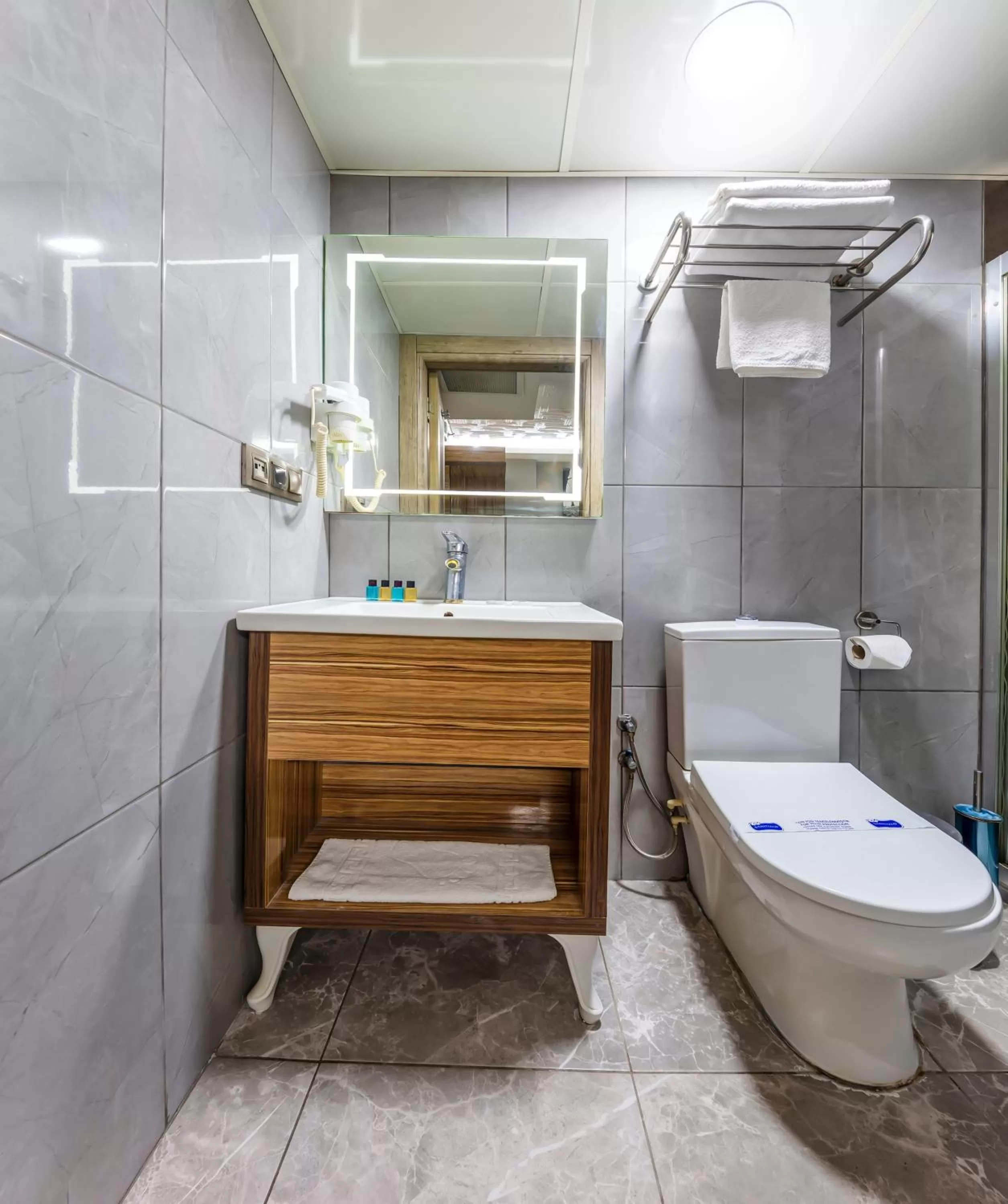 Bathroom in Dem İstanbul Airport Hotel