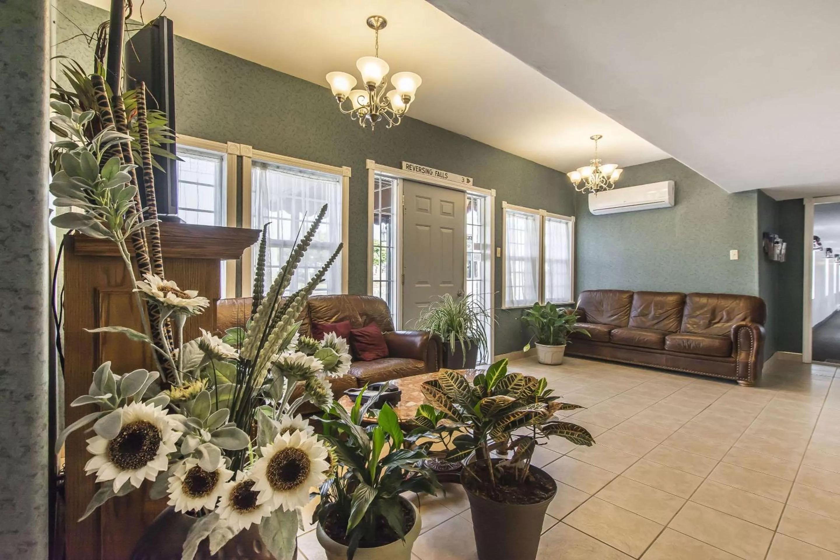 Lobby or reception in Econo Lodge Inn & Suites