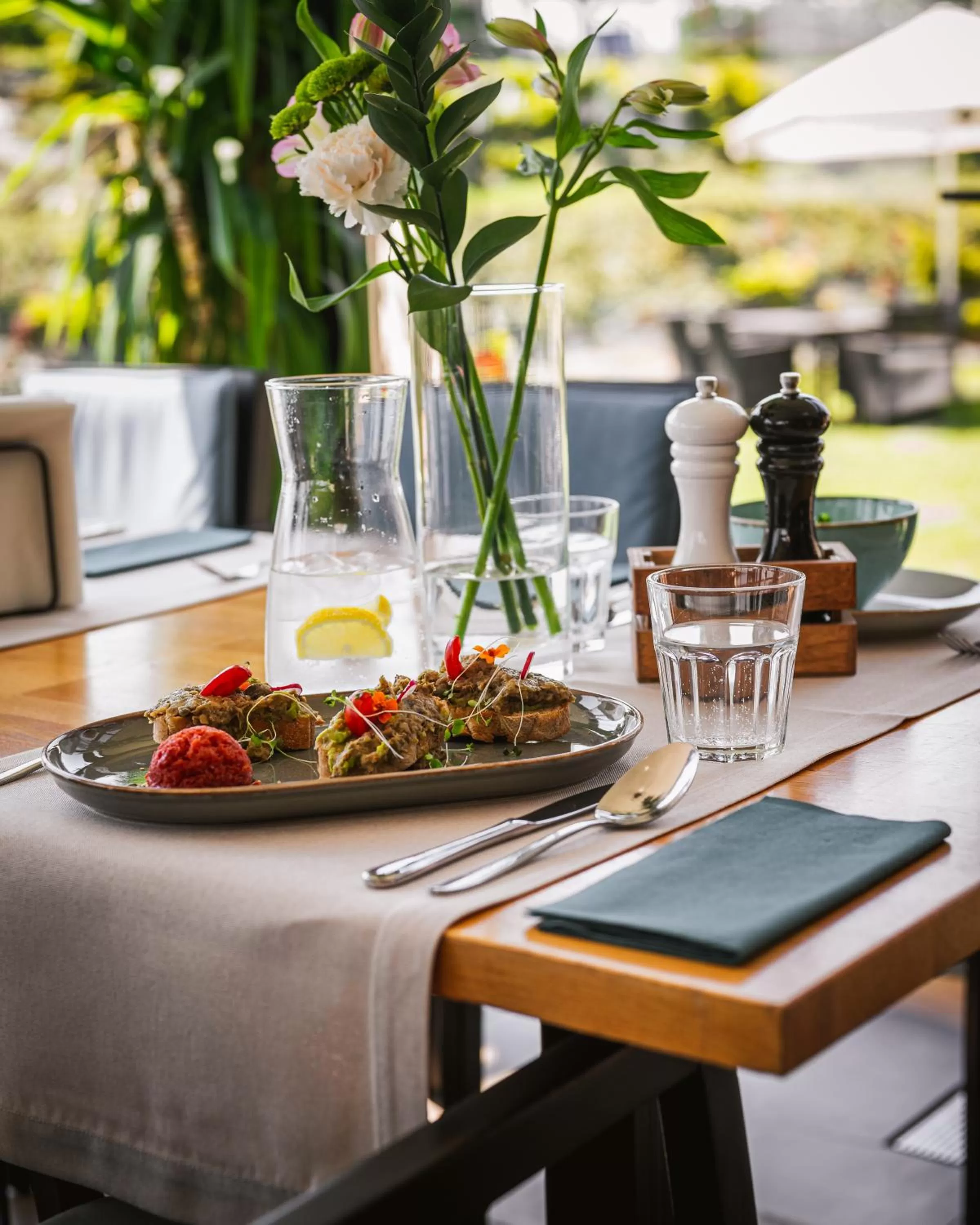 Restaurant/places to eat in Hotel Szary Residence