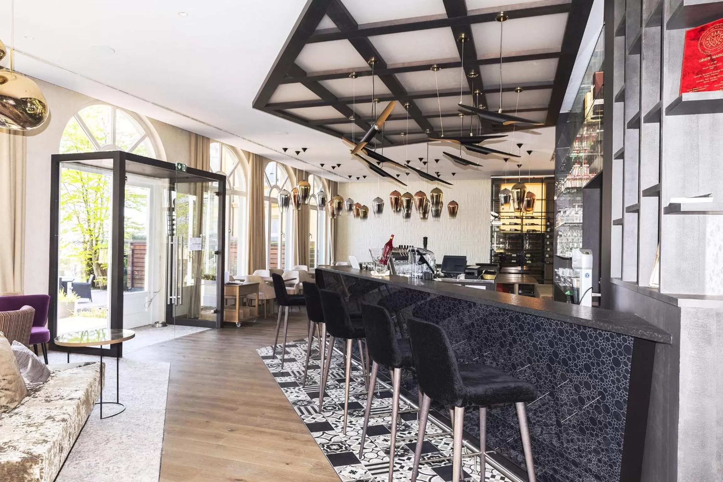 Lounge or bar in SEETELHOTEL Strandhotel Atlantic das Boutiquehotel am Meer