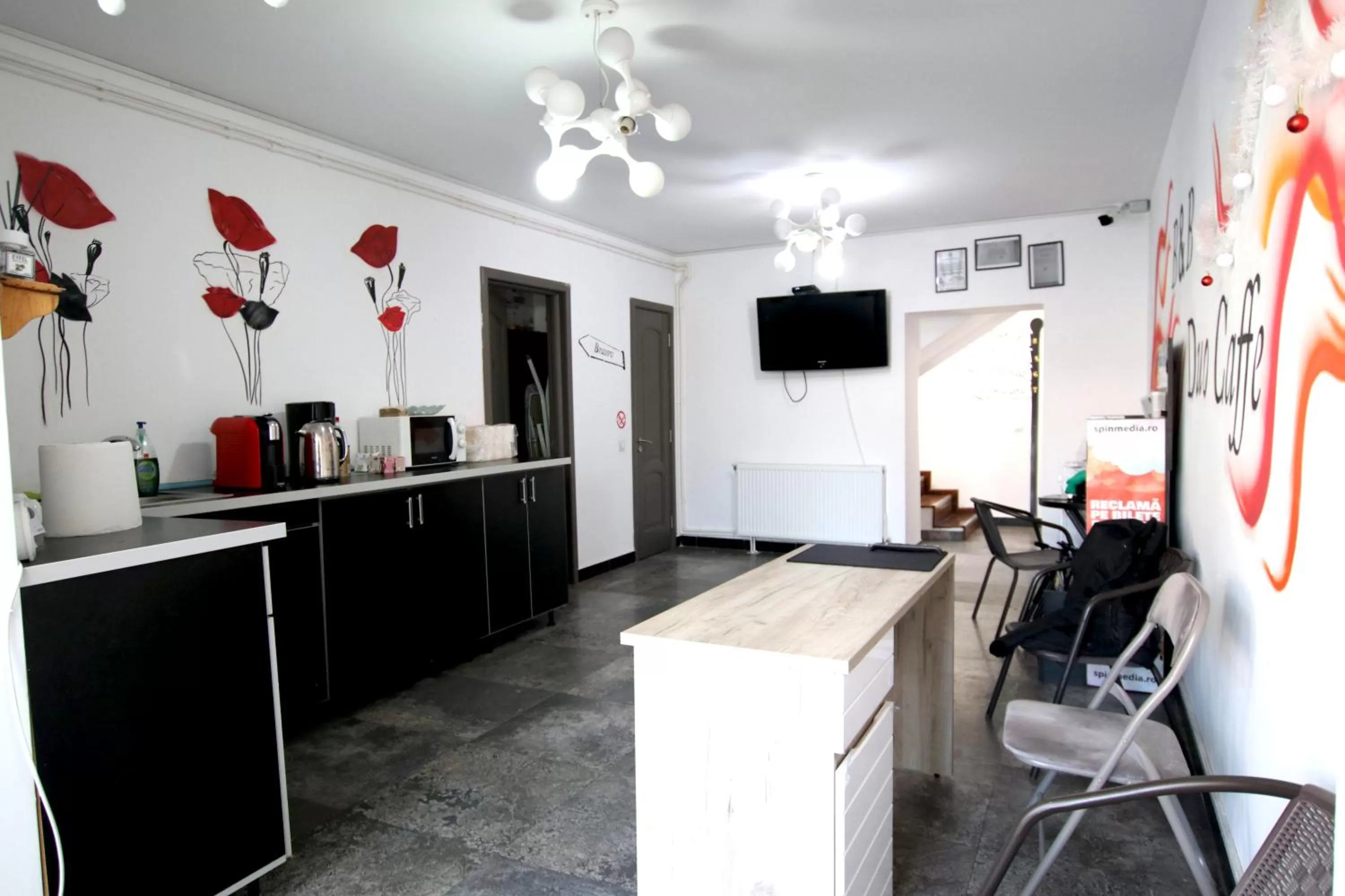 Kitchen/Kitchenette in B&B Duo Caffe Baneasa