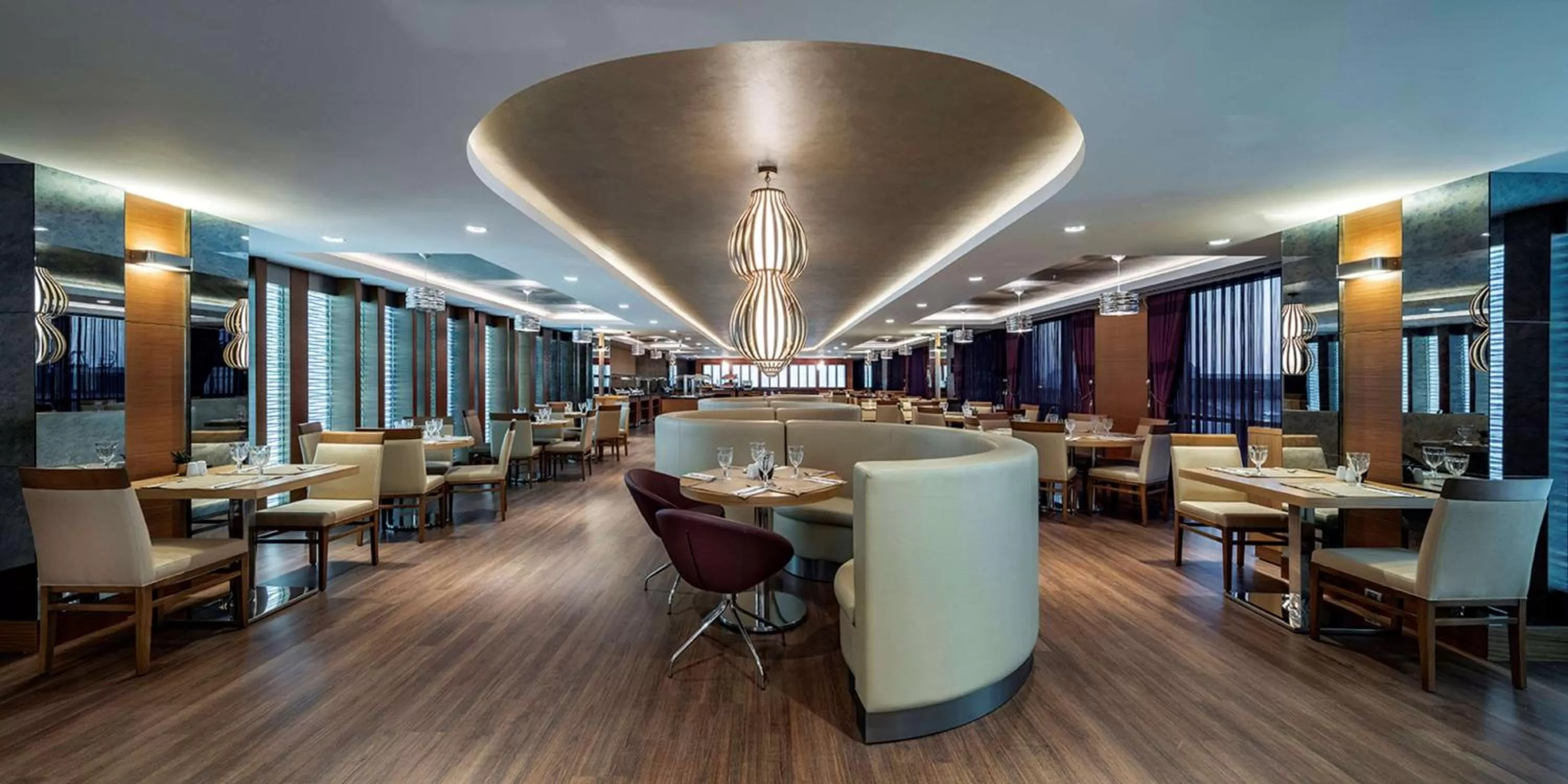 Restaurant/places to eat in Doubletree By Hilton Istanbul Topkapi
