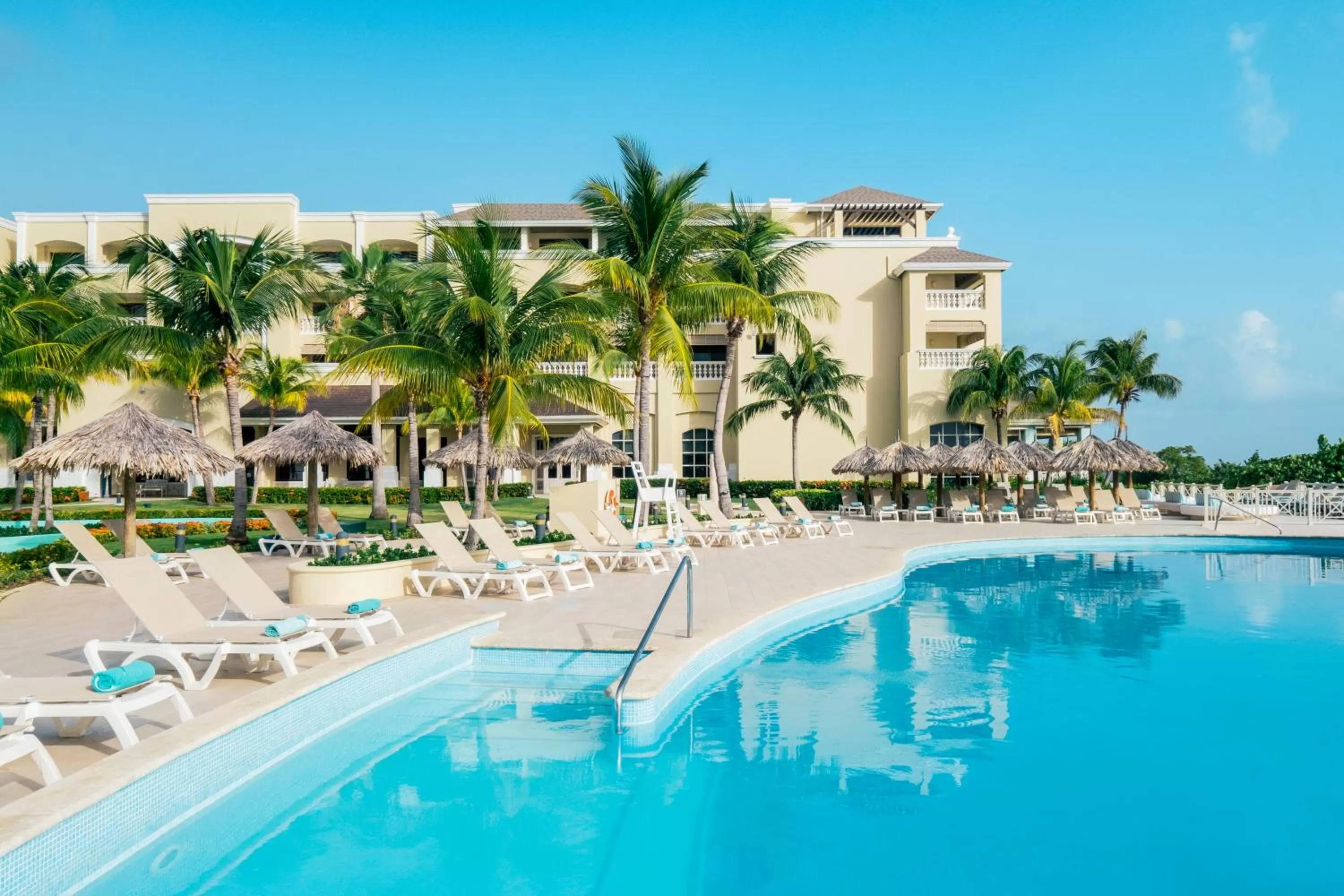 Swimming pool in Iberostar Waves Rose Hall Beach - All Inclusive