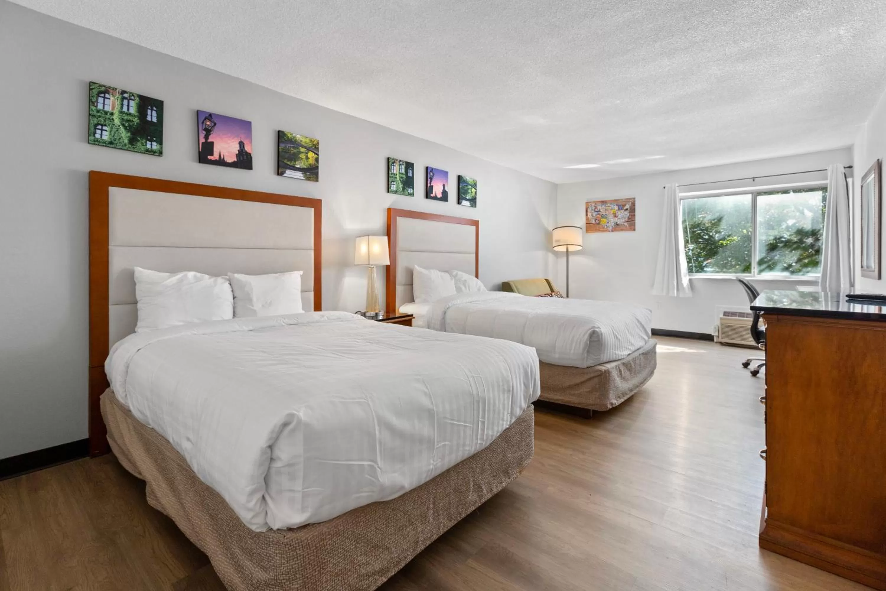 Photo of the whole room, Bed in Days Inn by Wyndham Erie