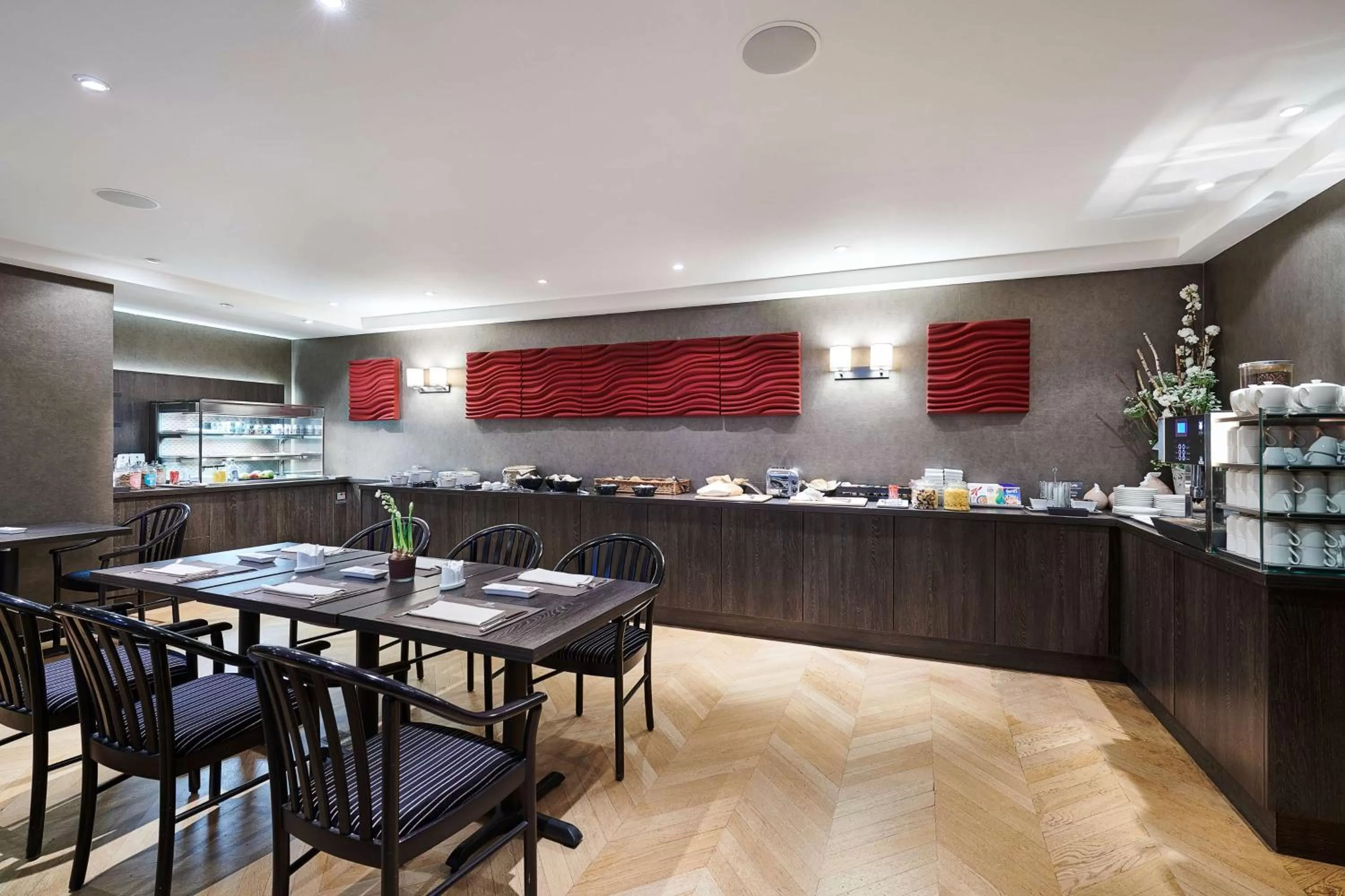 Dining area in Keizershof Hotel Aalst