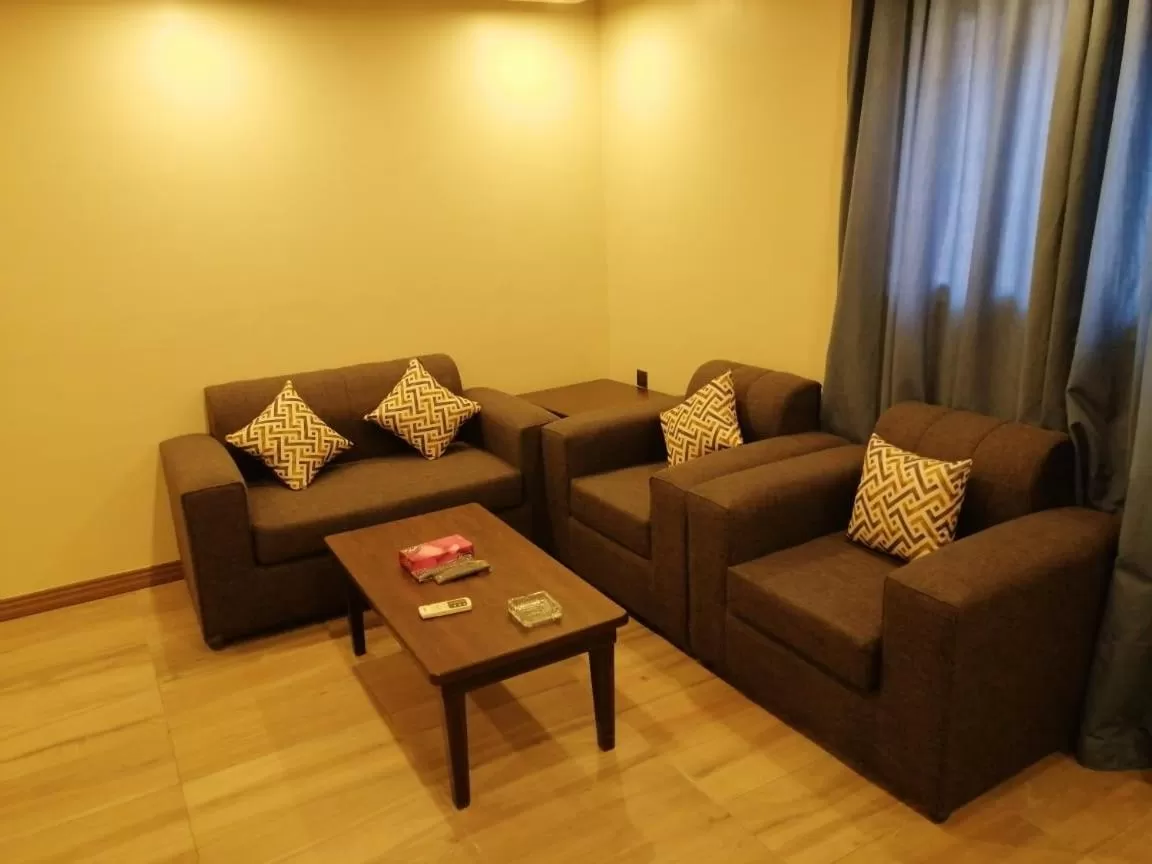 Seating Area in Drr Ramah Hotel Apartments 10