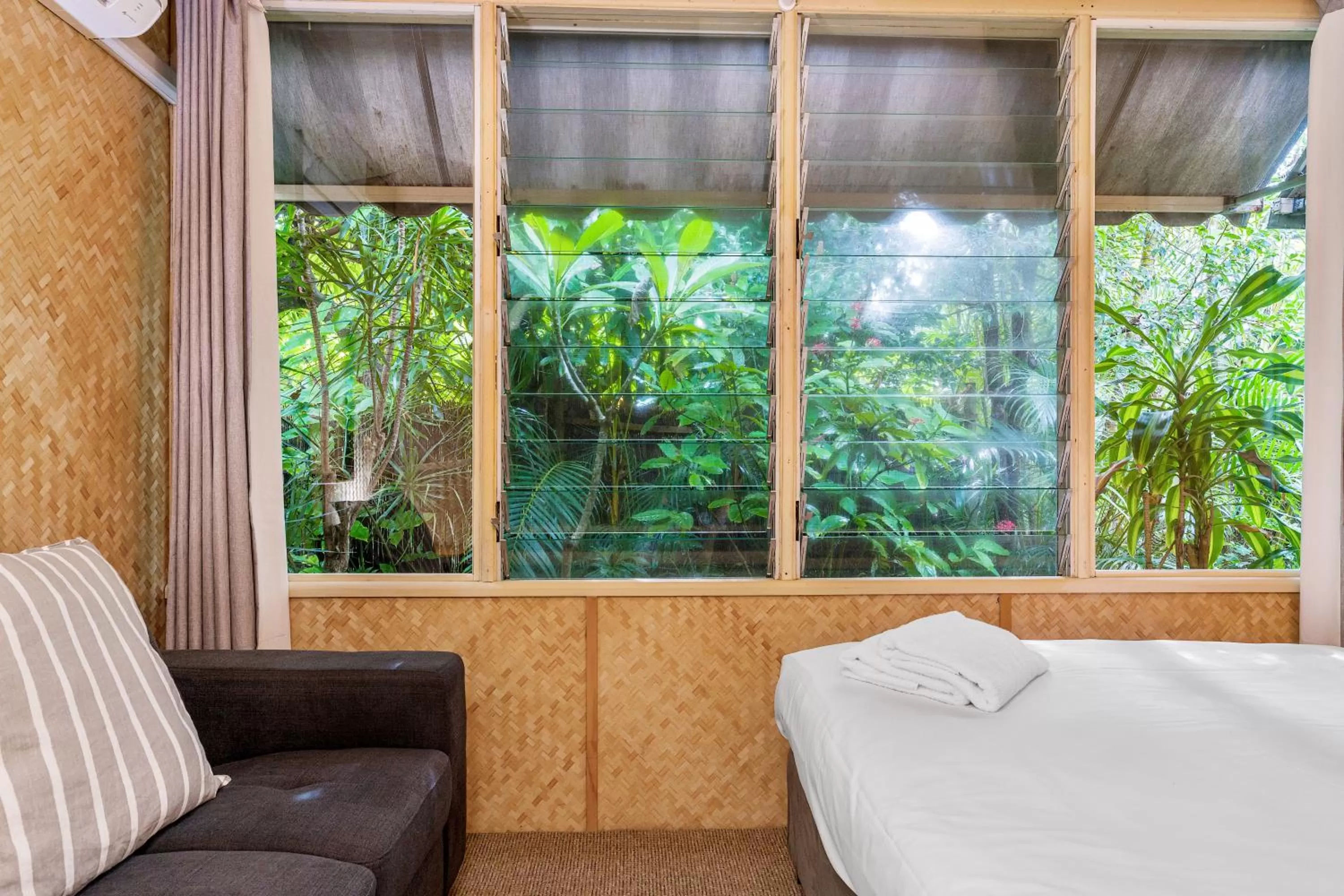 Bed in Tallow Beach Motel