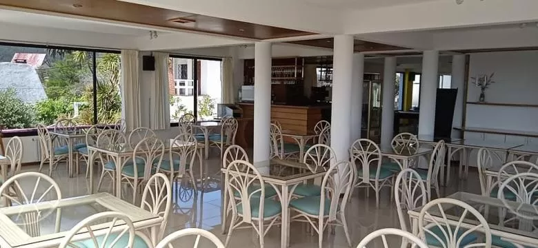 Breakfast, Restaurant/Places to Eat in Hotel Ricadi