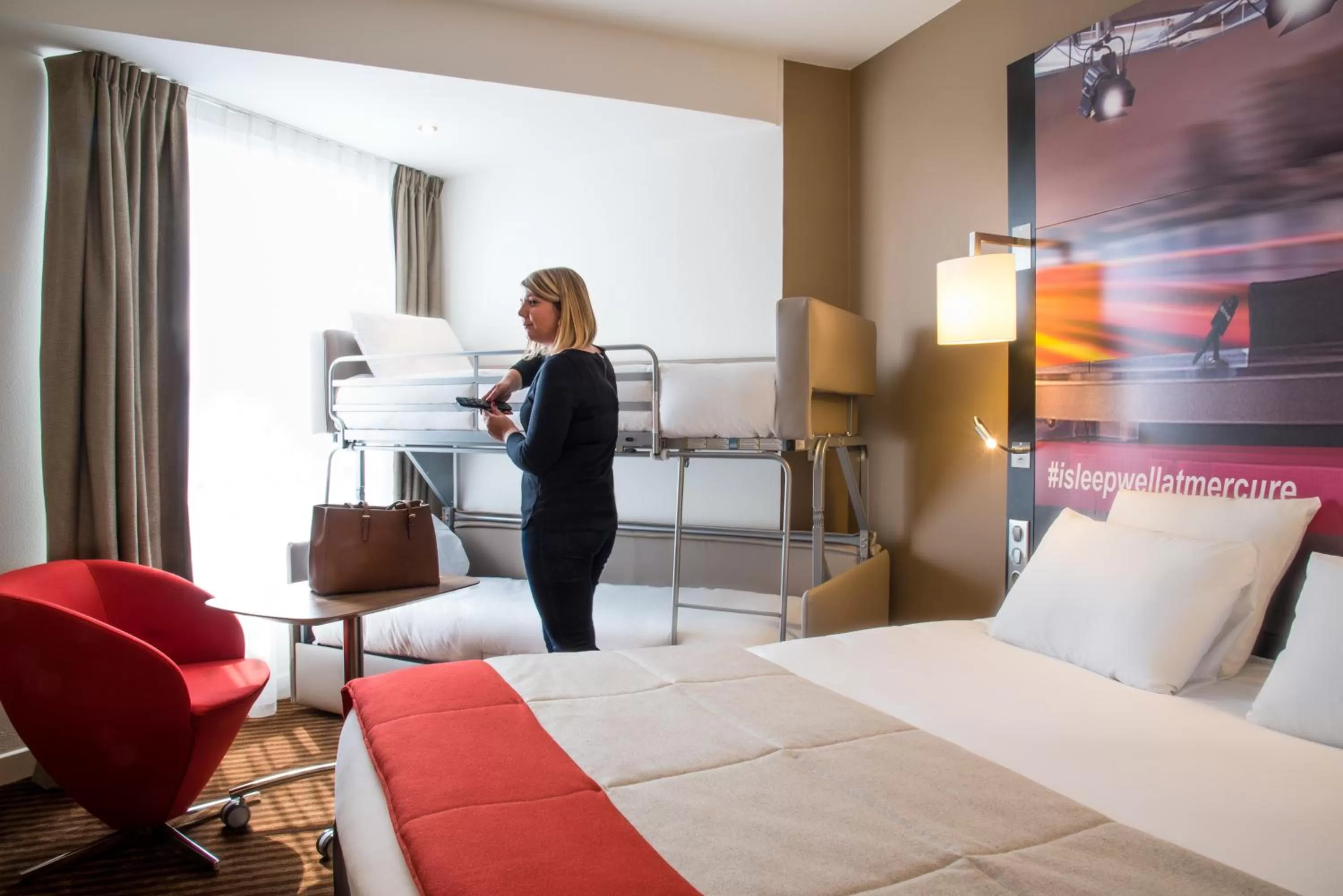 Photo of the whole room, Bed in Mercure Paris Boulogne