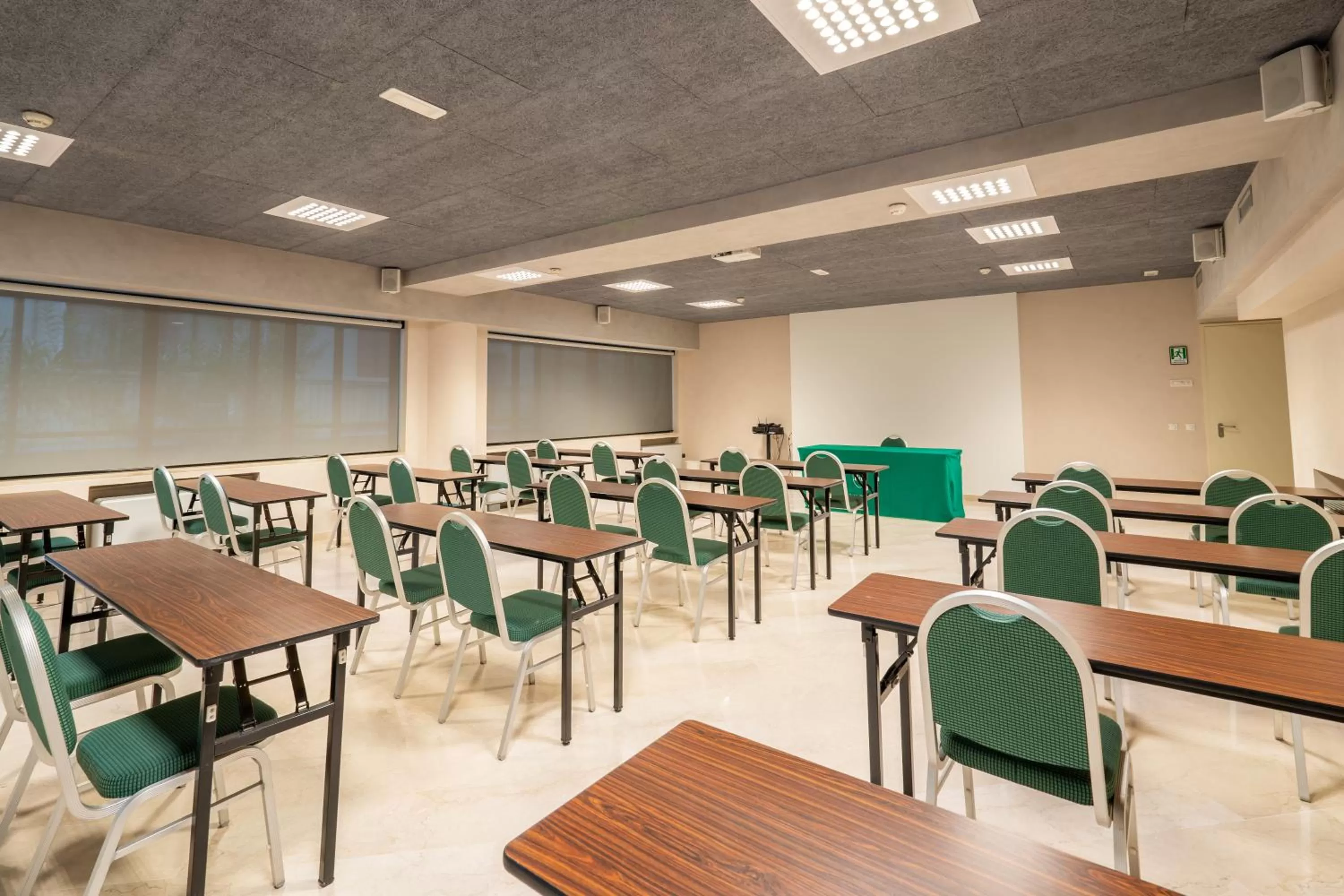 Meeting/conference room in Hotel Des Etrangers