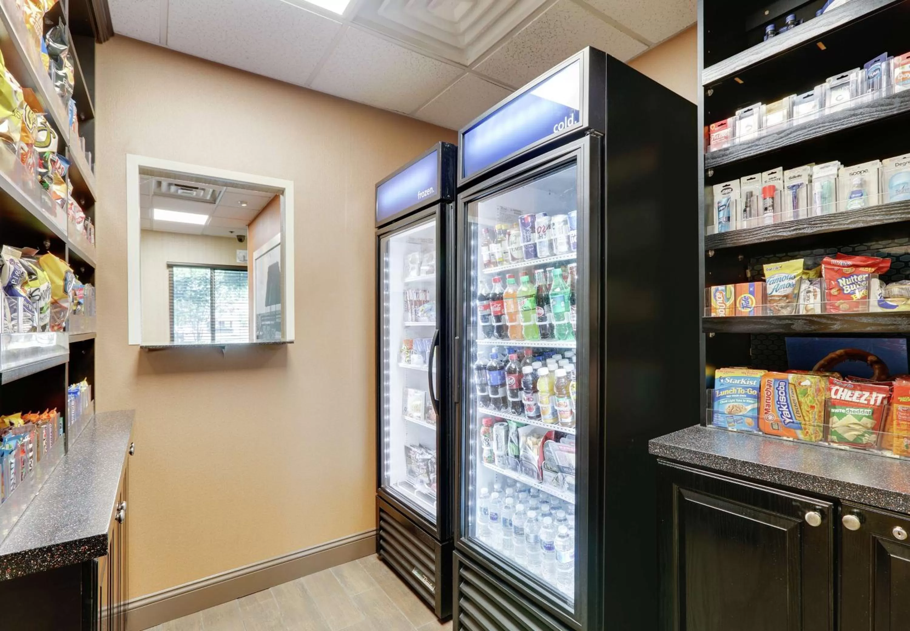 Restaurant/places to eat in Hampton Inn & Suites Mooresville