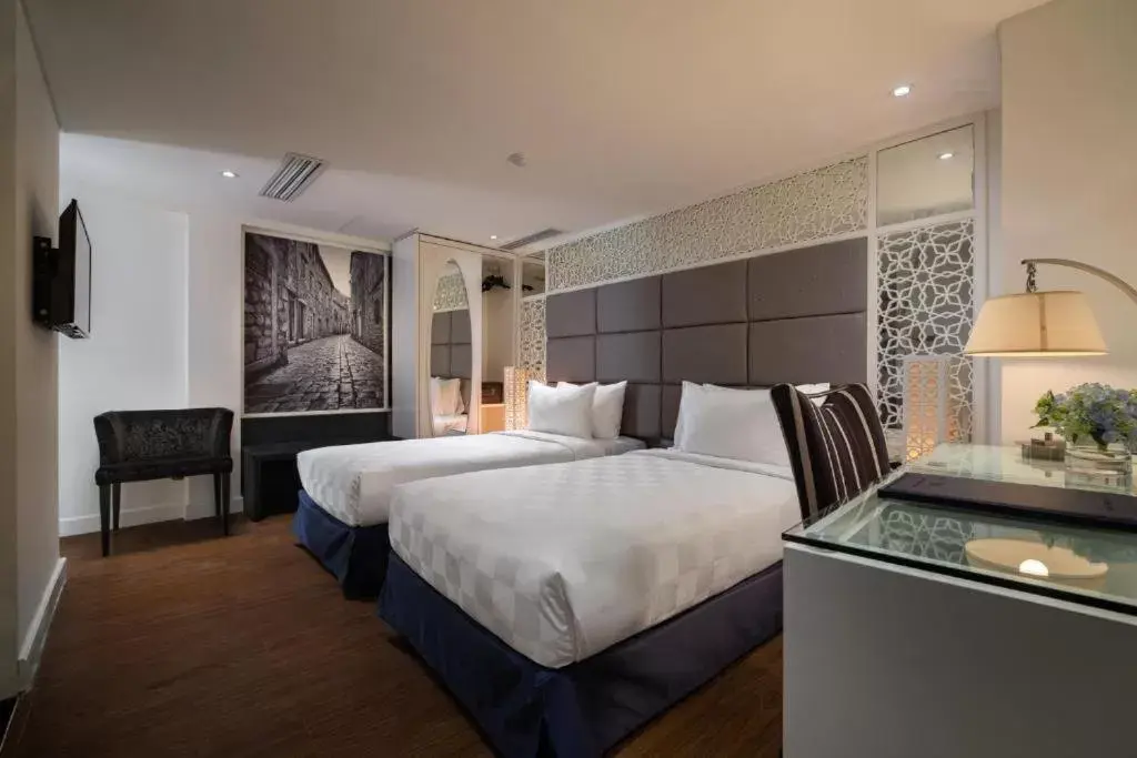 Premium Double or Twin Room with Internal Window in Victor Metropolis Hanoi Hotel & Rooftop Bar Premium Double or Twin Room with Internal Window in Victor Metropolis Hanoi Hotel & Rooftop Bar