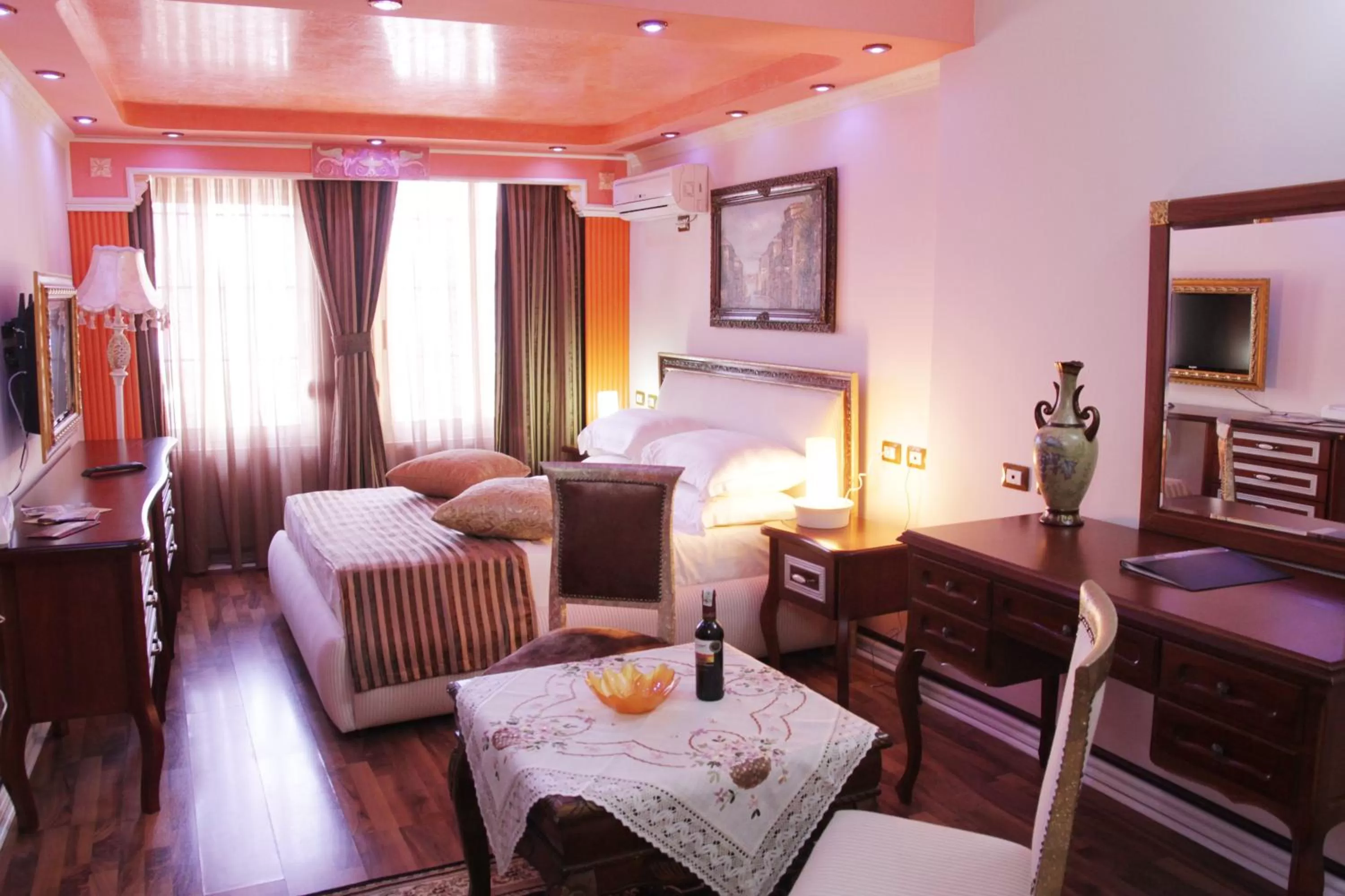 Bed in Hotel Villa Fernando Tirana