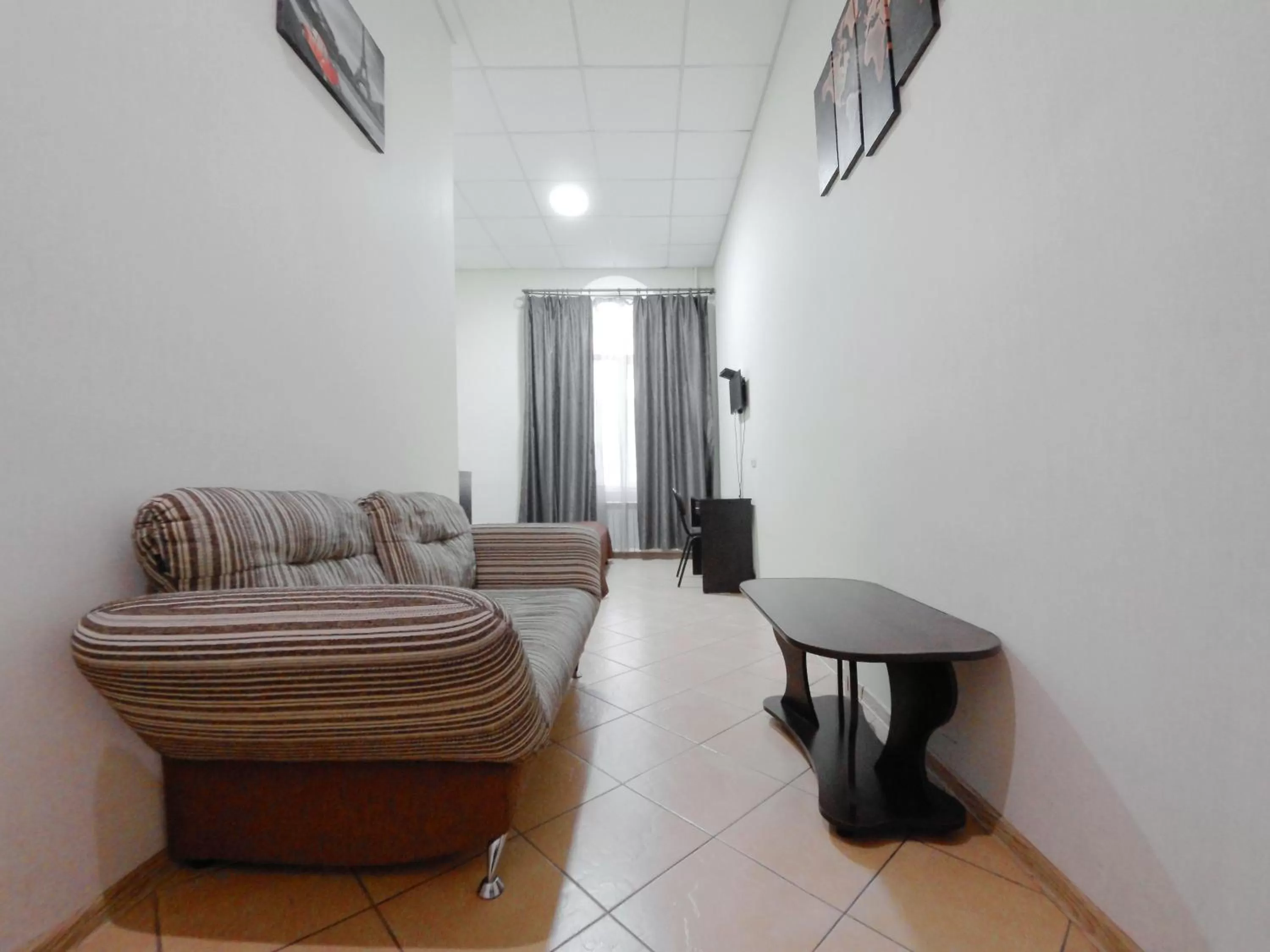 Seating Area in Mini hotel Non-Stop