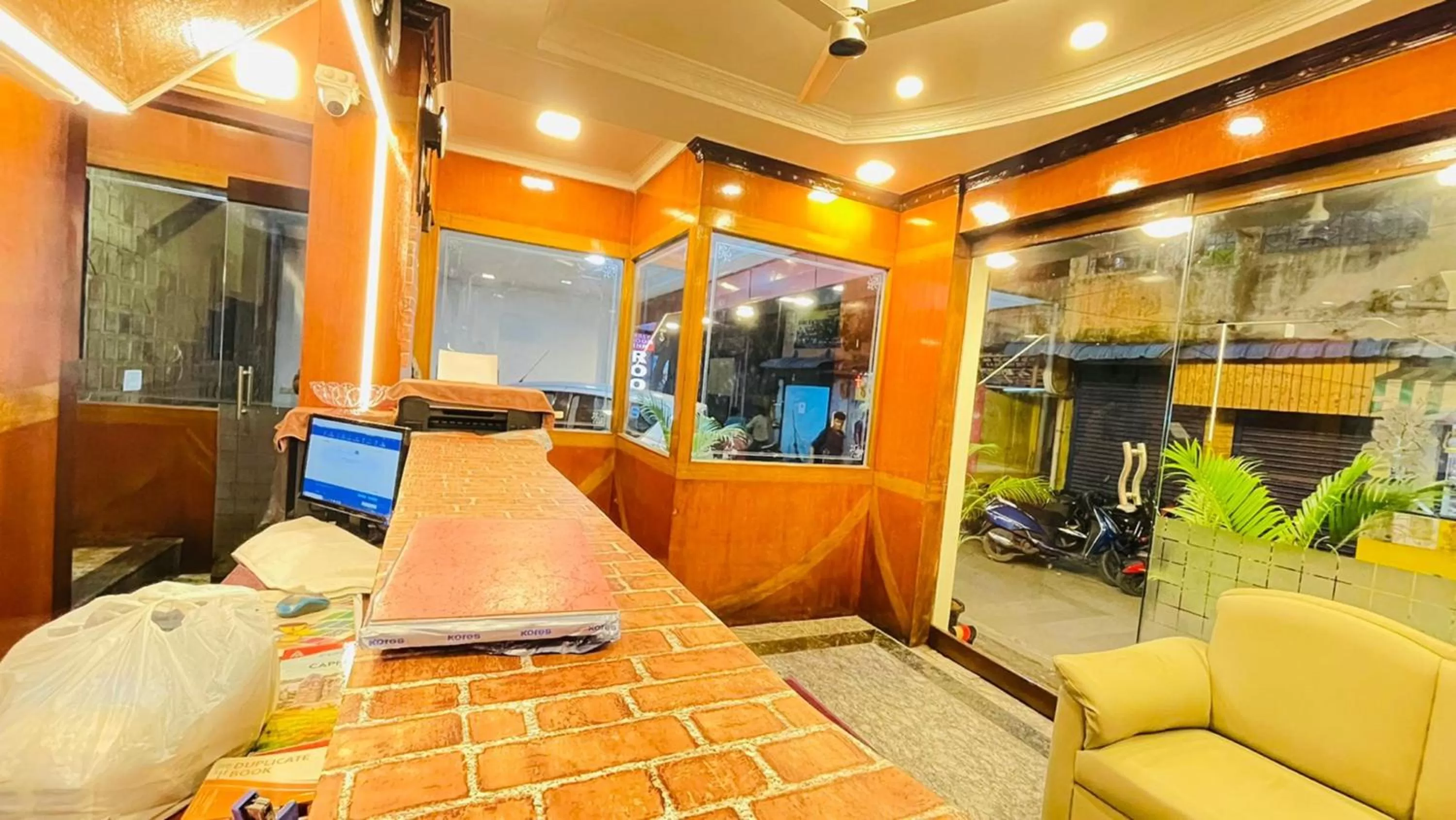 Property building, Lobby/Reception in Half Moon Inn