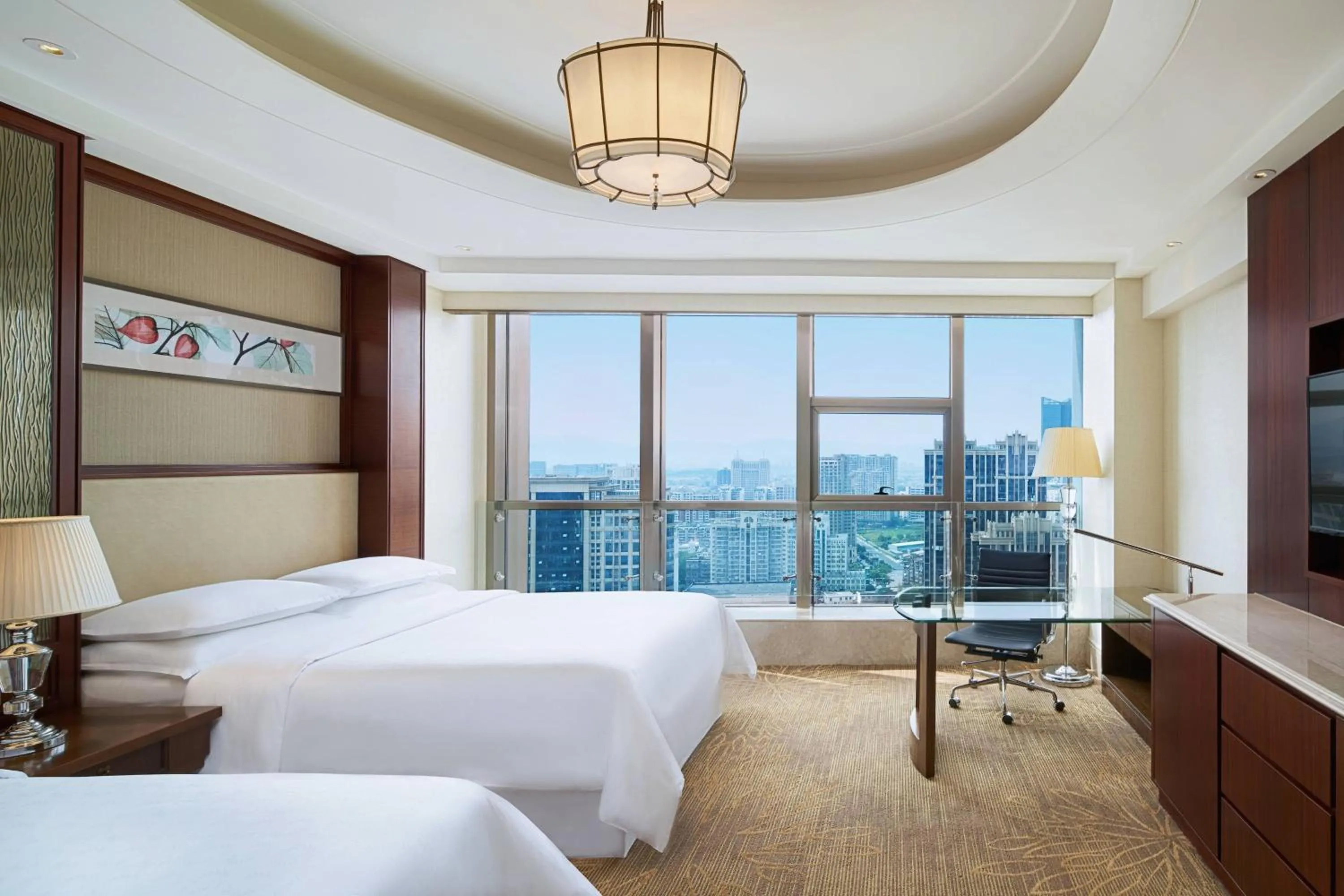 Photo of the whole room, Bed in Sheraton Nanchang Hotel