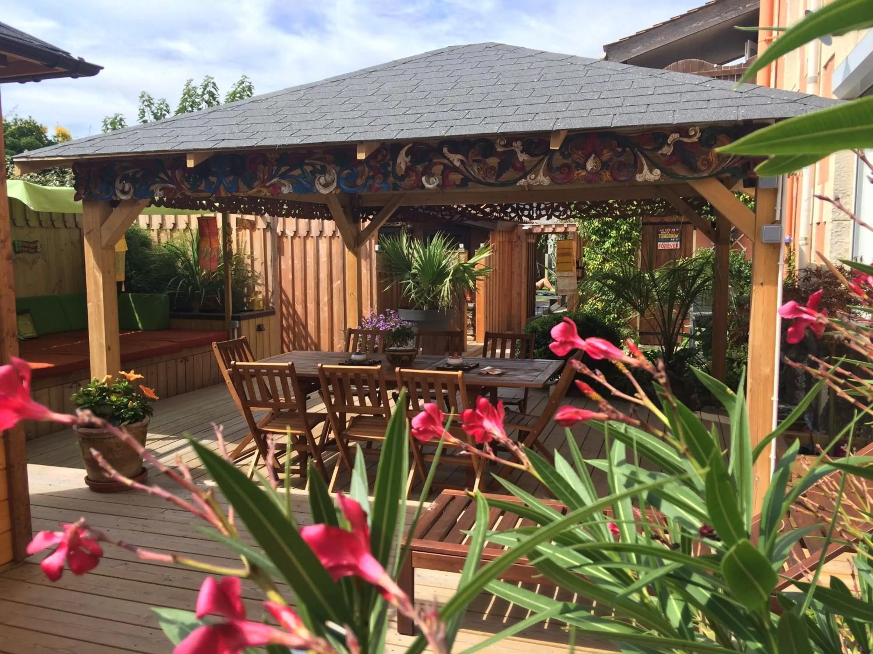 Patio in VILLA ZENITH Hostel - LA MAISON