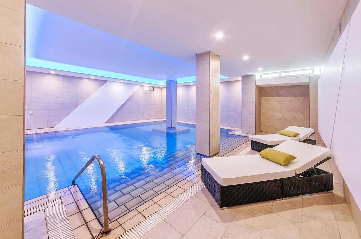 Swimming pool in Royal Sunset Hotel