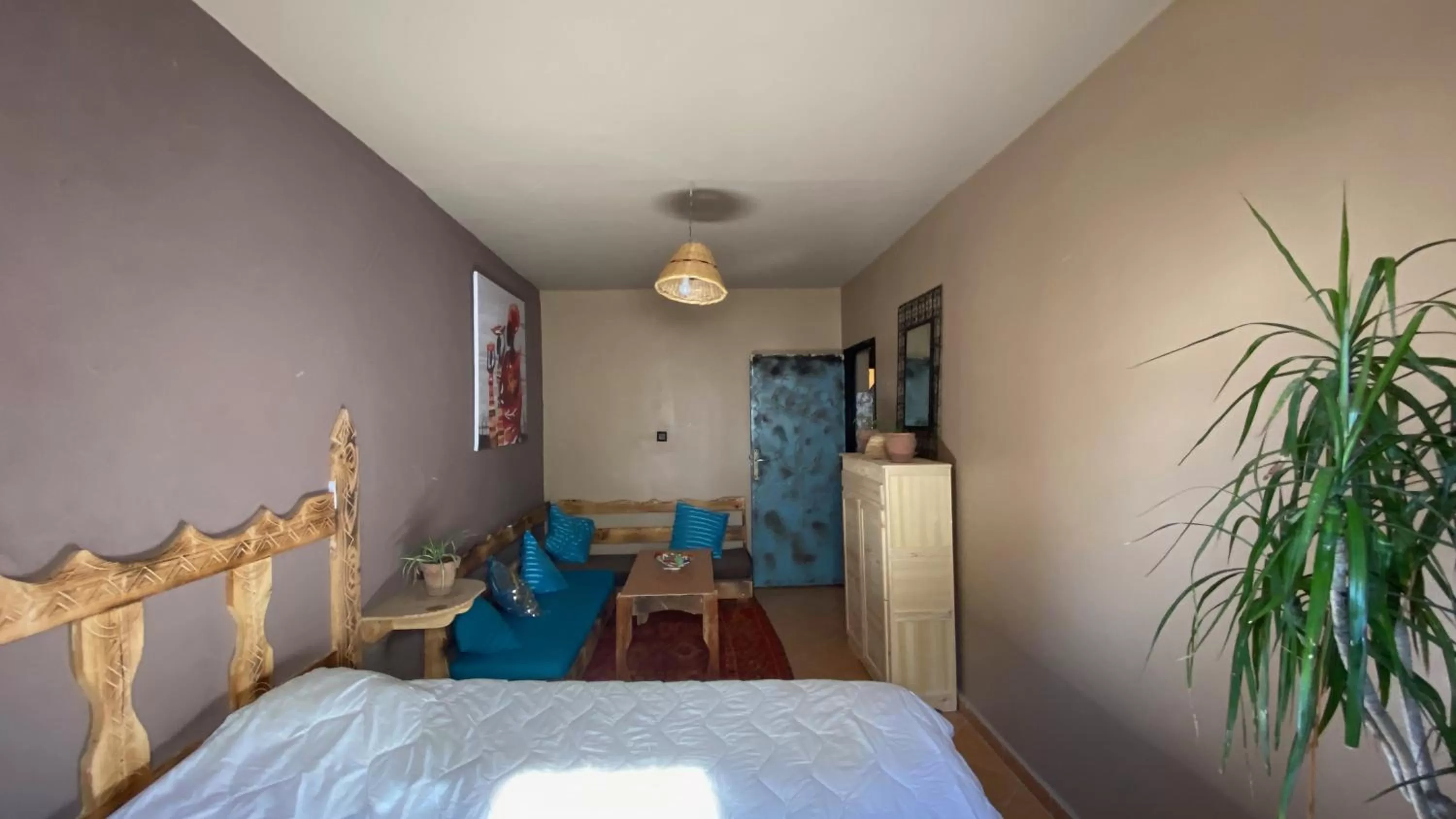 Photo of the whole room in Anza surfhouse