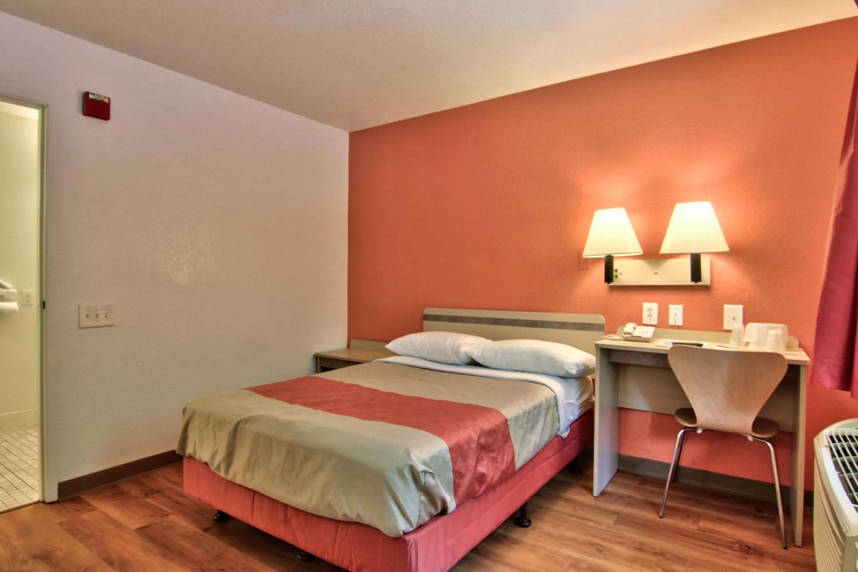 Queen Room in Motel 6-Sacramento, CA - South Sacramento and Elk Grove