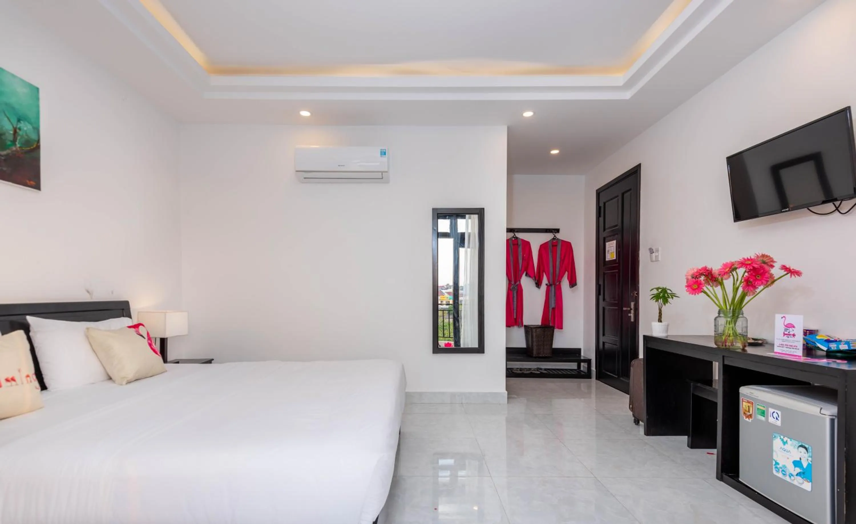 TV and multimedia, Bed in Flamingo Villa Homestay - Big Rooms with Balcony - Close to Hoi An Old Town 200m & Temple Bridge - Large Outside Pool for Sun Bathing