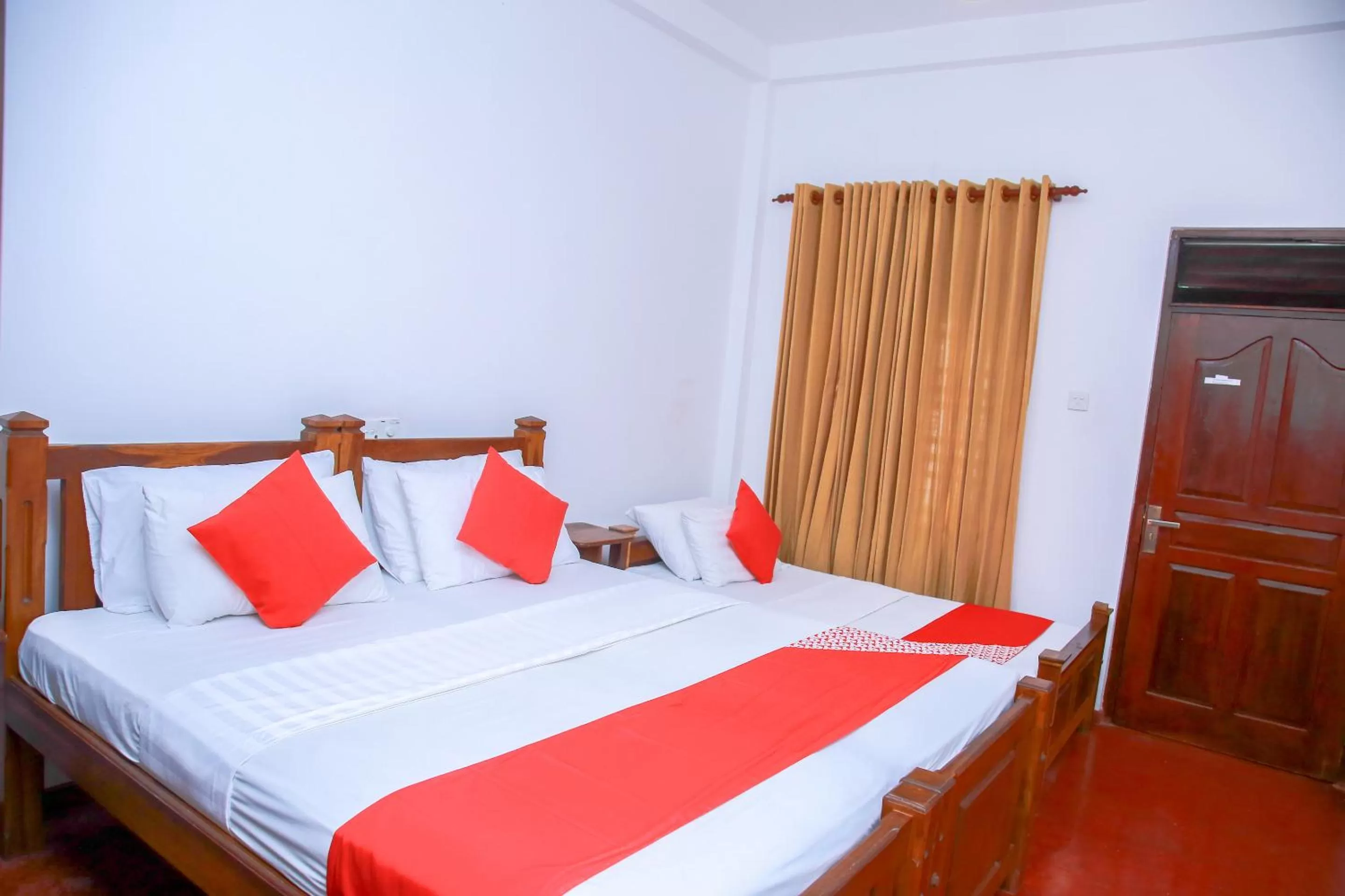 Photo of the whole room, Bed in Surf Sea Breeze