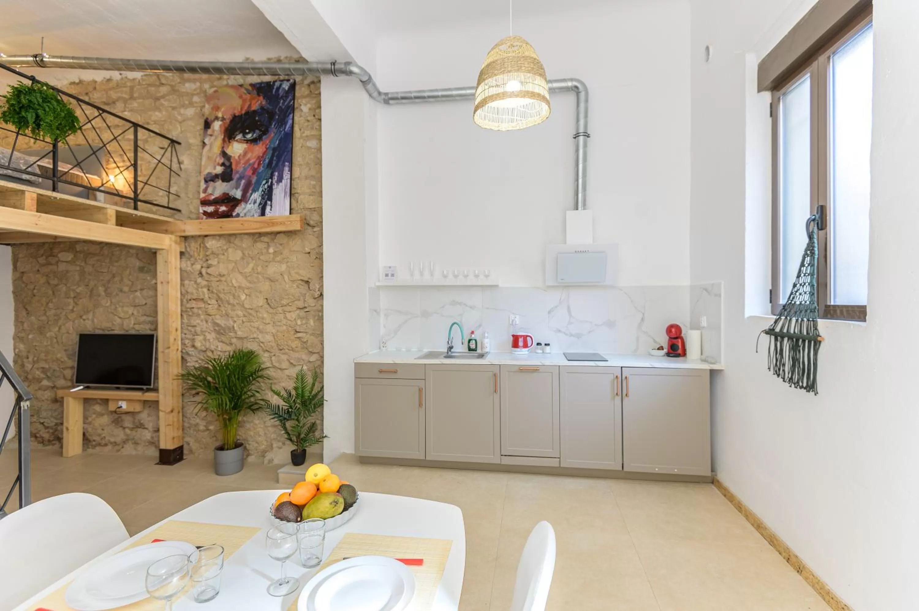 TV and multimedia in Soho Boho Apartments - with sunny rooftop terrace and fiber optic internet