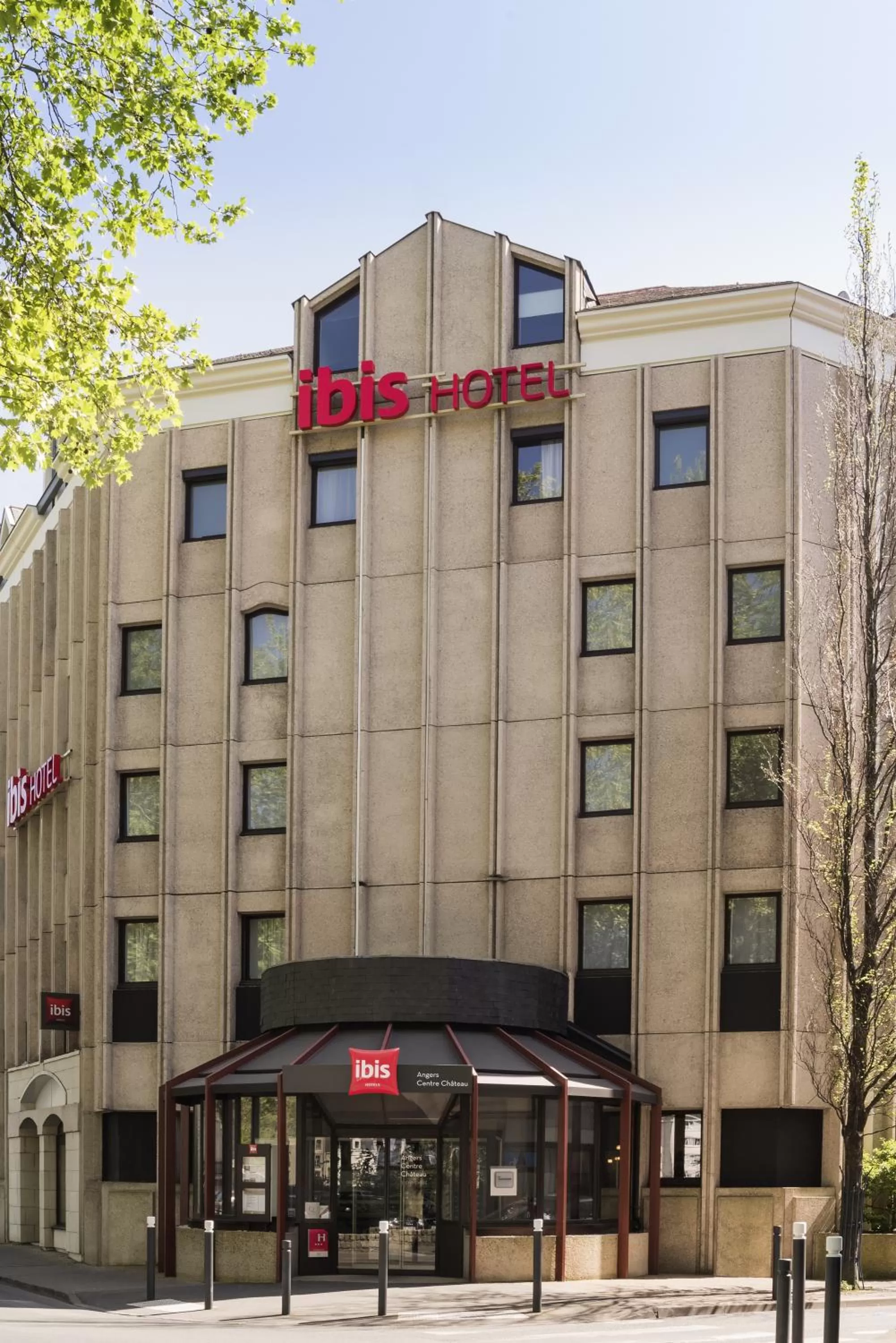 Property building in ibis Angers Centre Chateau