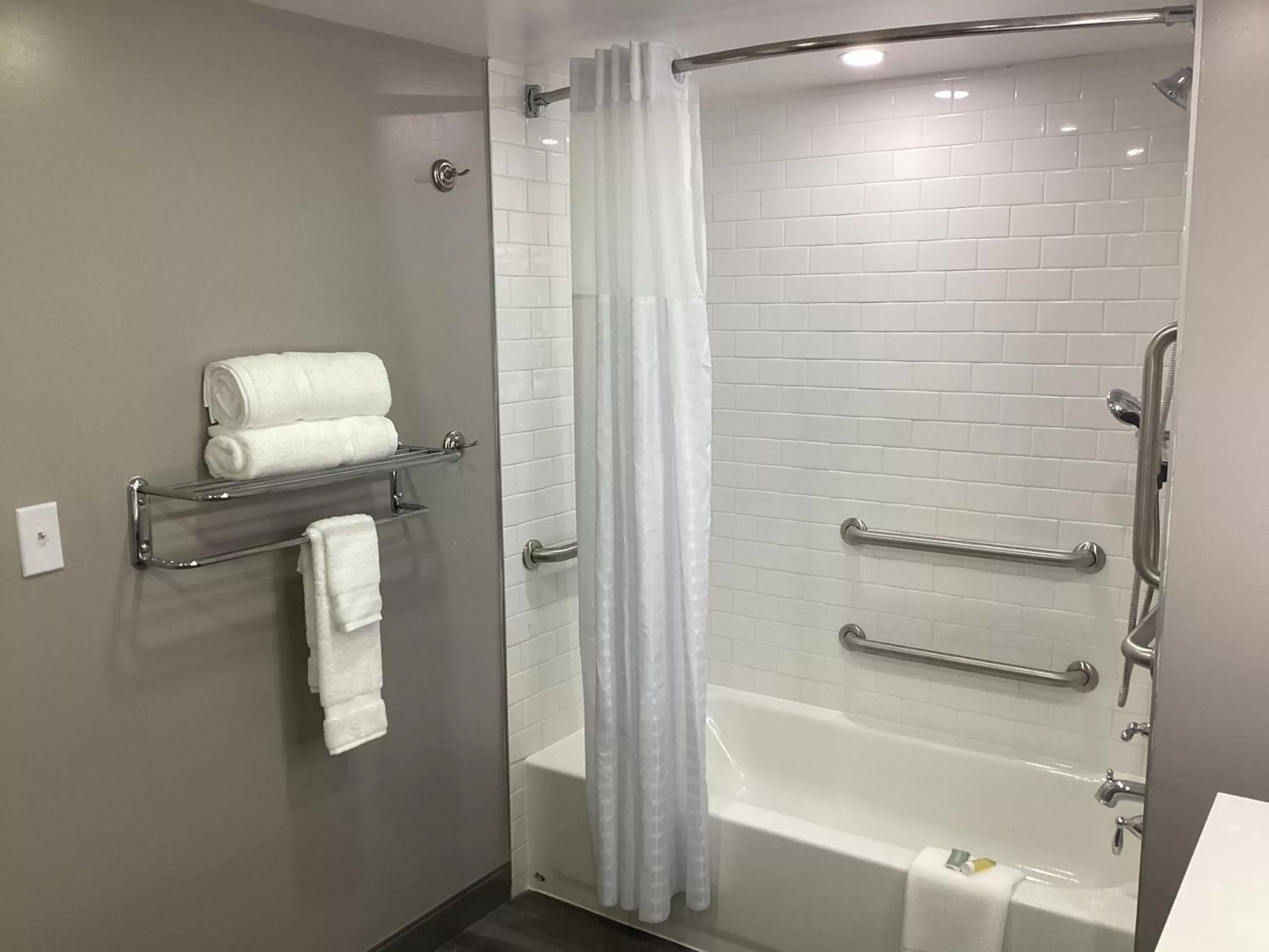 Shower in Days-Inn by Wyndham Baltimore Northwest