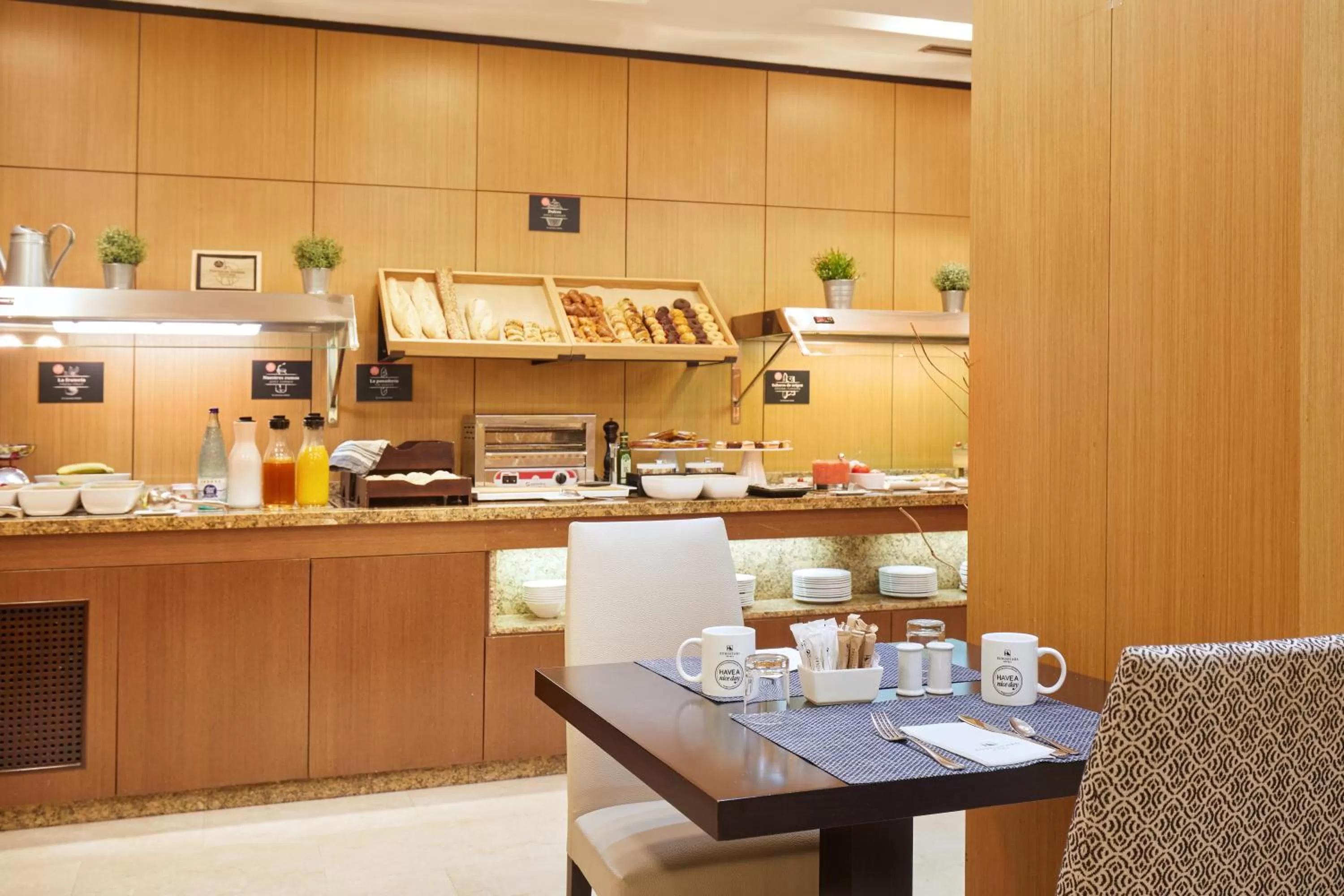 Food and drinks in Eurostars Monumental