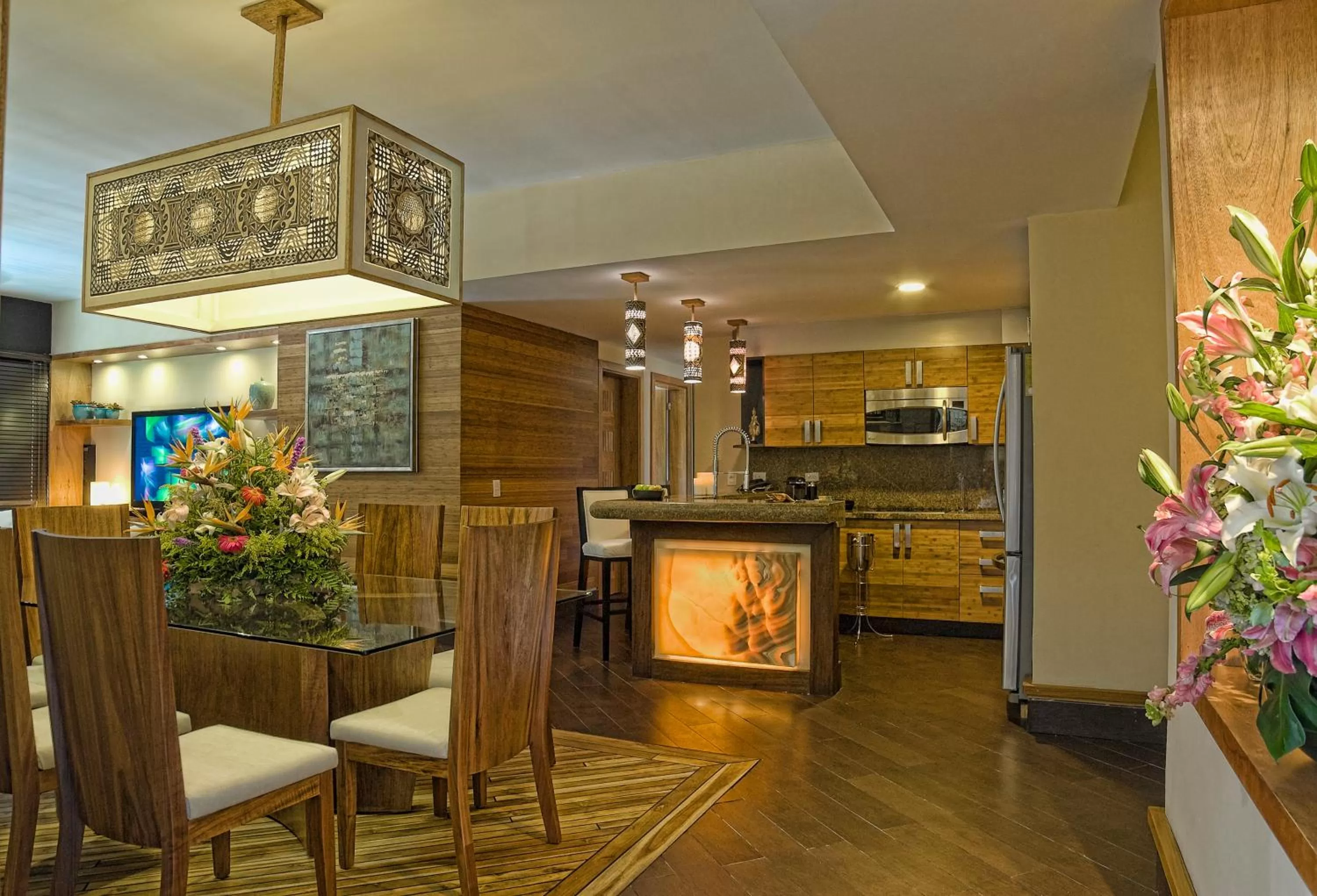 Kitchen or kitchenette in La Divina by Aldea Thai