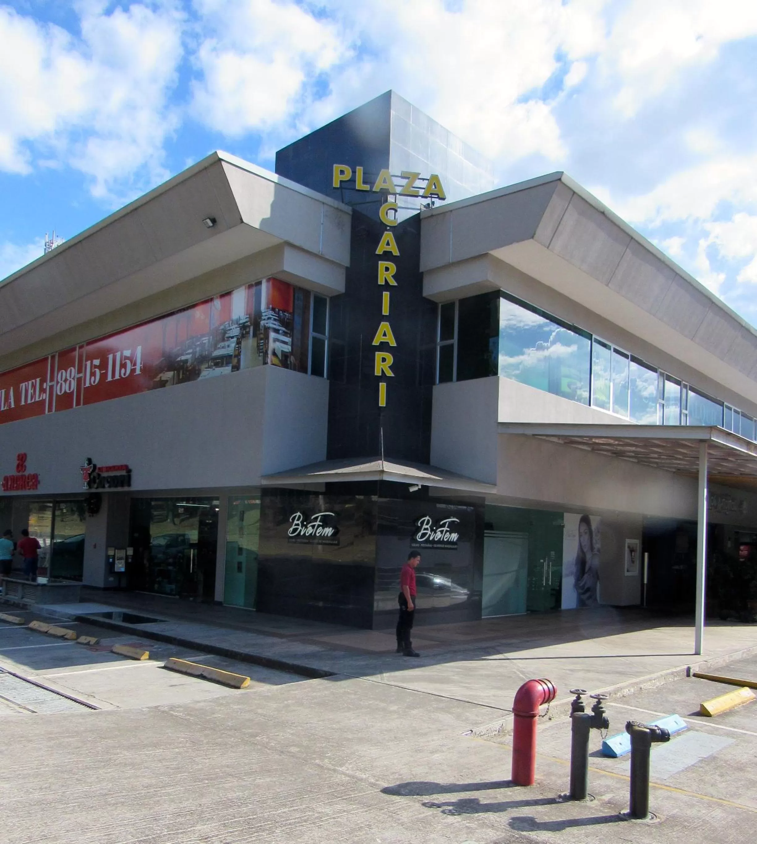 Restaurant/places to eat in Cariari Bed & Breakfast