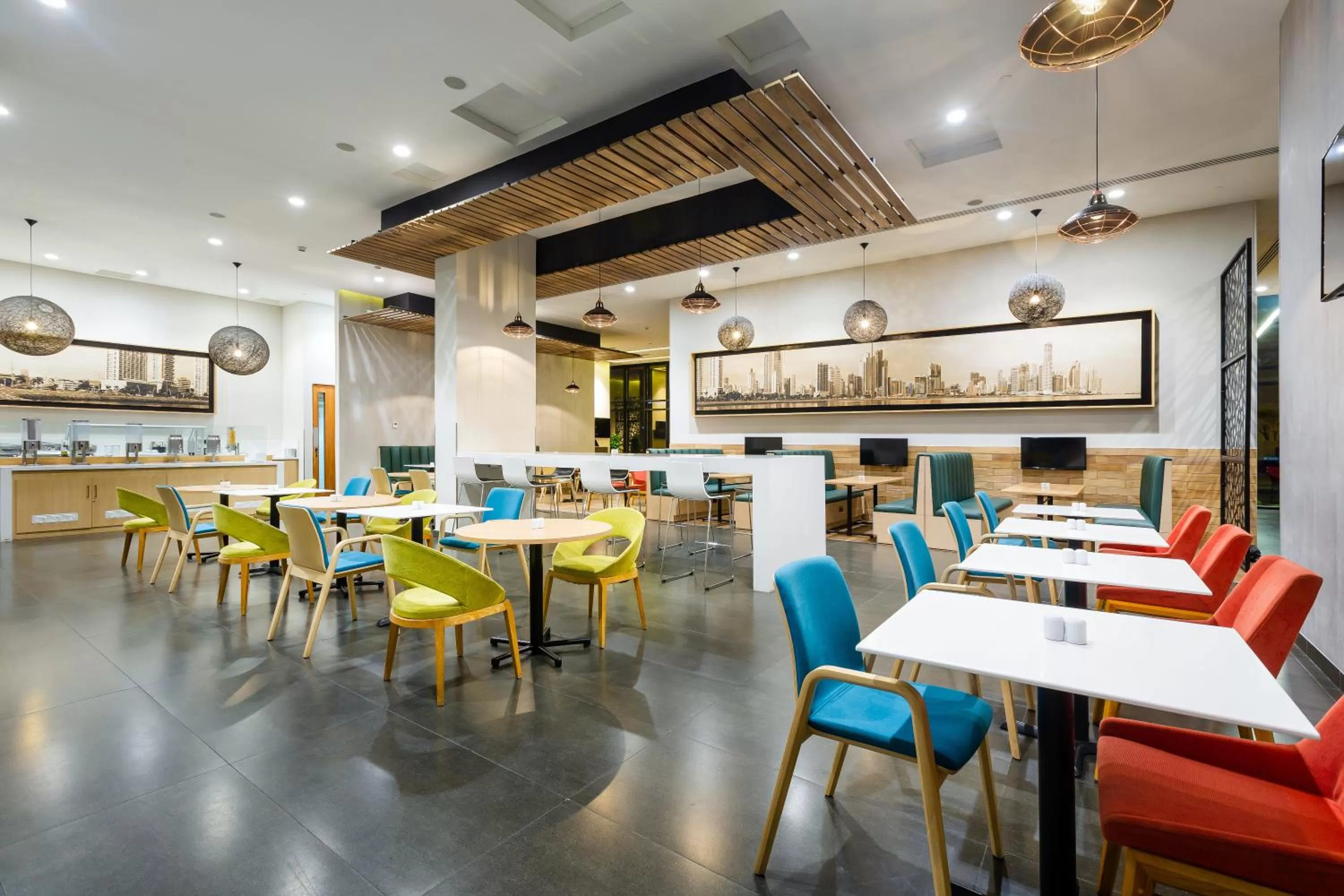 Restaurant/places to eat in Holiday Inn Panama Distrito Financiero by IHG